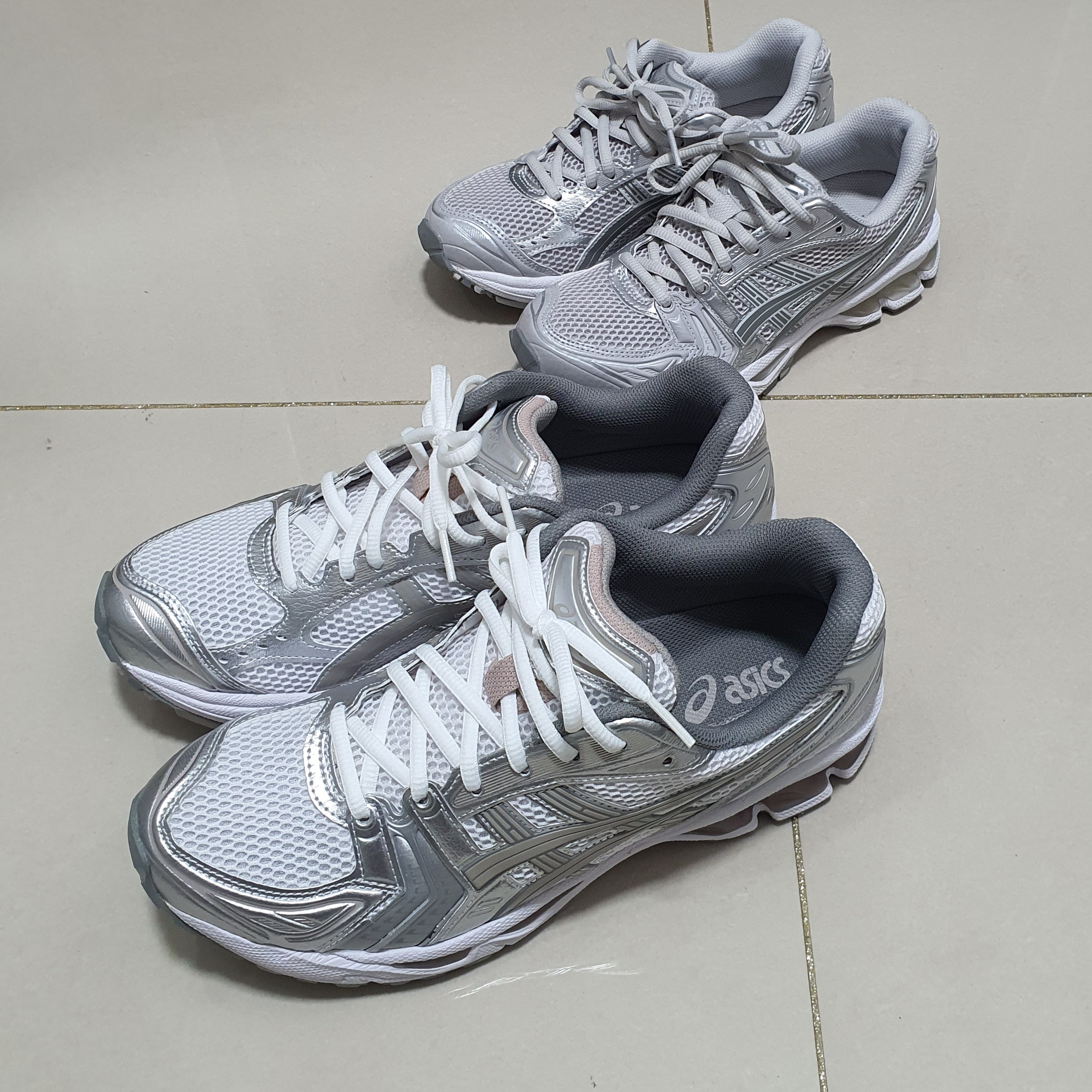 (W) Asics Gel-Kayano 14 White Moonrock, (W) Asics Gel-Kayano 14 Cloud Grey Clay Grey 착용 스타일
