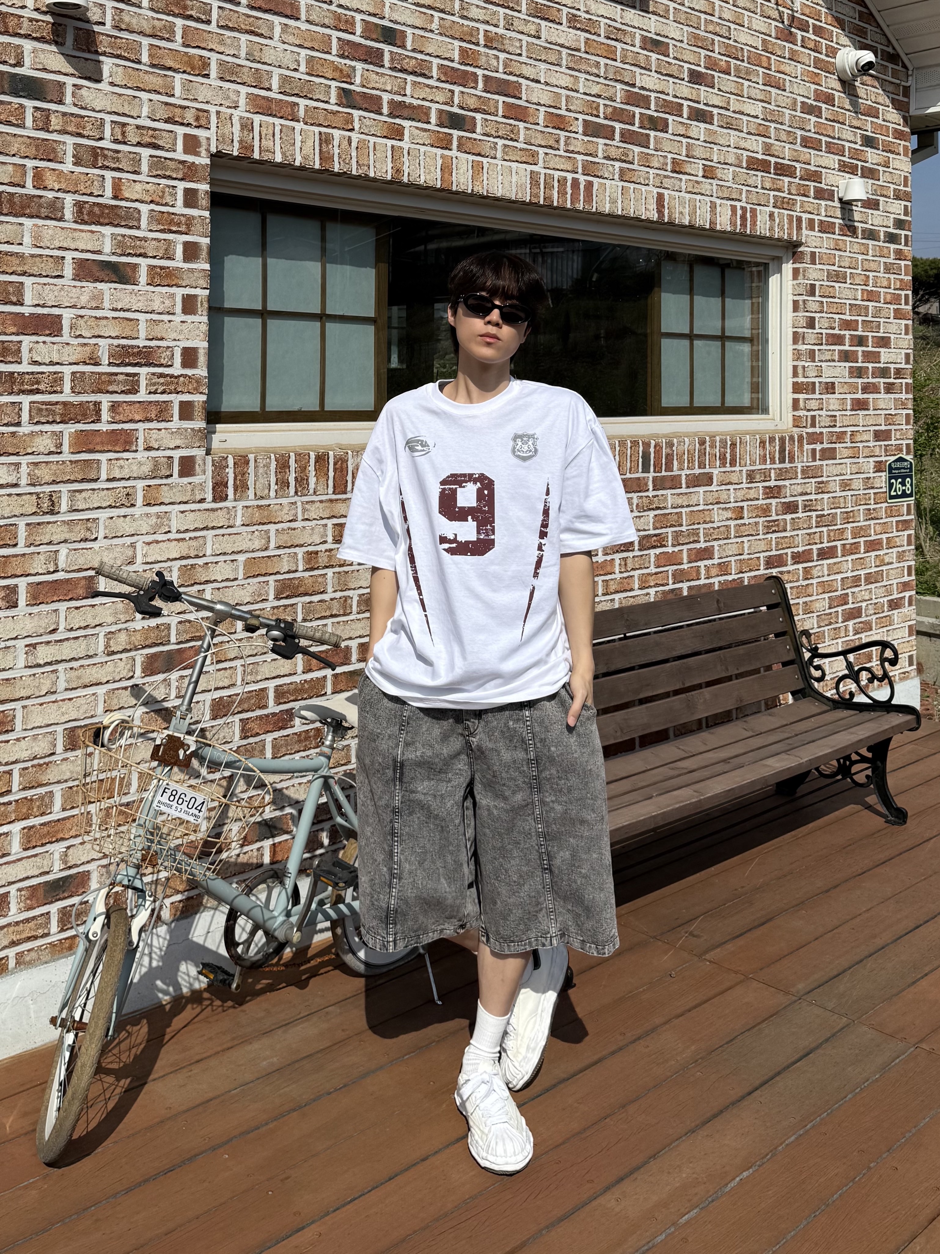 Maison Mihara Yasuhiro Blakey OG Sole Canvas Low-top Sneakers White 착용 스타일 - 1