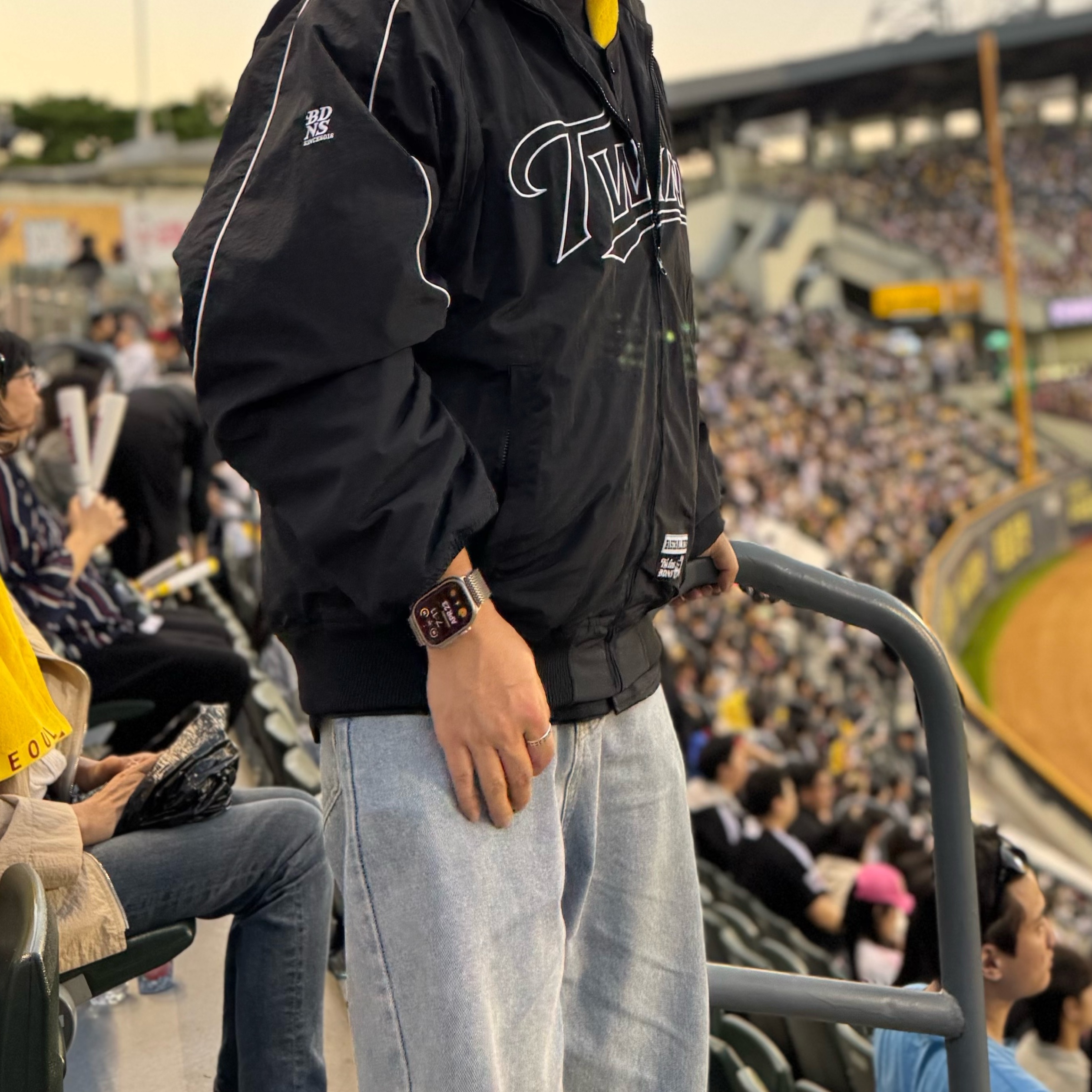 BDNS x LG TWINS Dugout Jacket Grey, BDNS x LG TWINS Dugout Jacket Black 착용 스타일 - 2