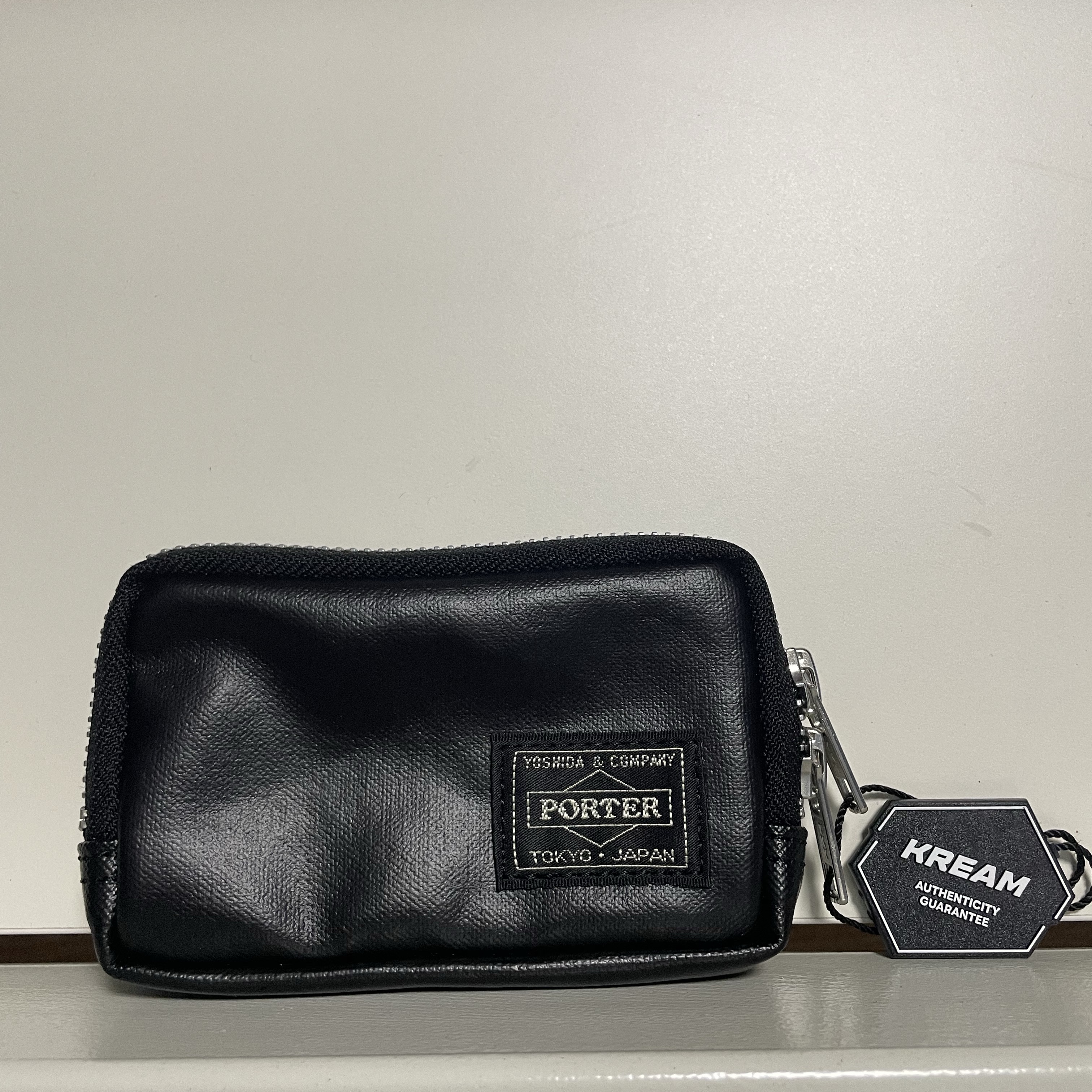 Porter Freestyle Multi Coin Case Black 착용 스타일 - 2