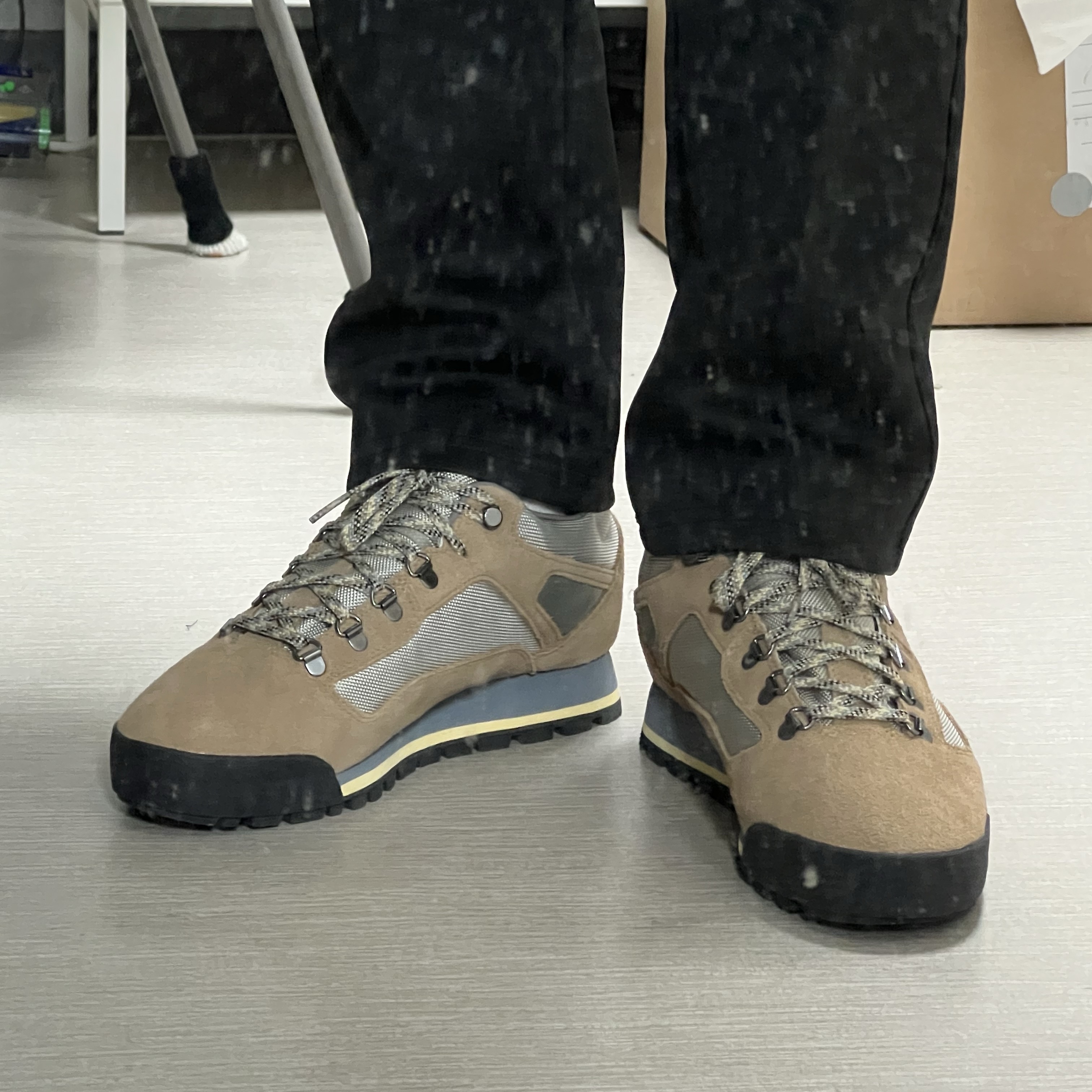 Adidas x C.P. Company Helvellyn Spezial Cardboard Light Brown 착용 스타일 - 2