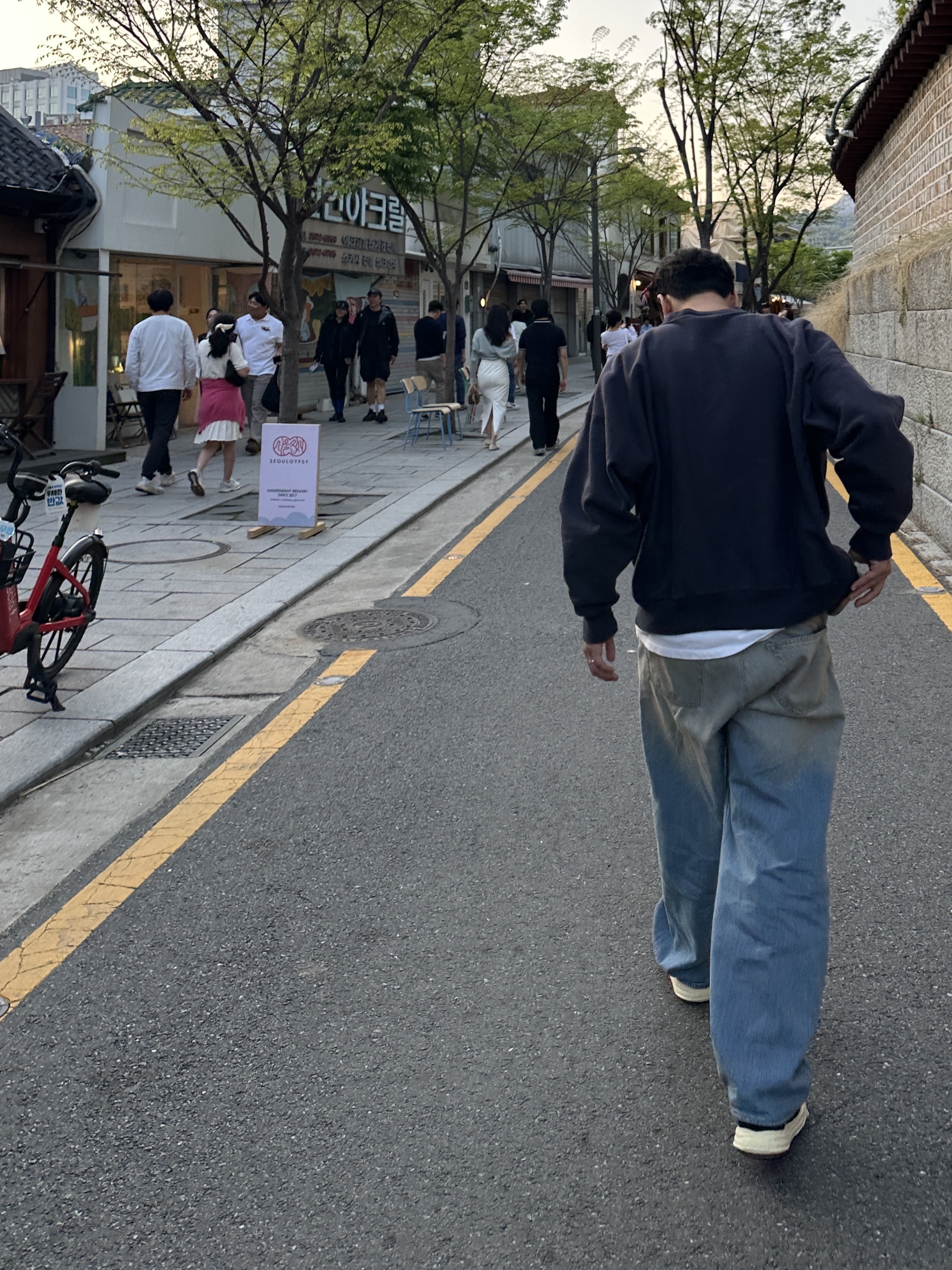 Saint Mxxxxxx MX Sweatshirt Navy - 24FW, Maison Mihara Yasuhiro Baker OG Sole OD Canvas Low-top Sneakers Black 착용 스타일 - 2