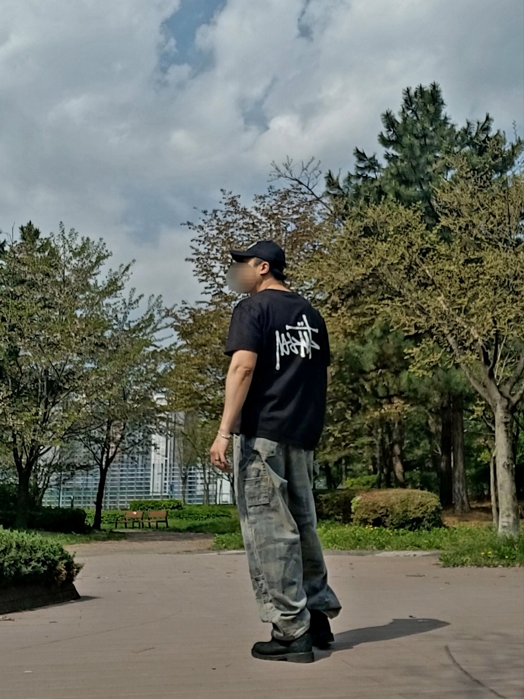 Stussy Basic Stussy T-Shirt Black 2024, 2025, Stussy Basic New Era 9Twenty Basic Strapback Black 착용 스타일 - 3