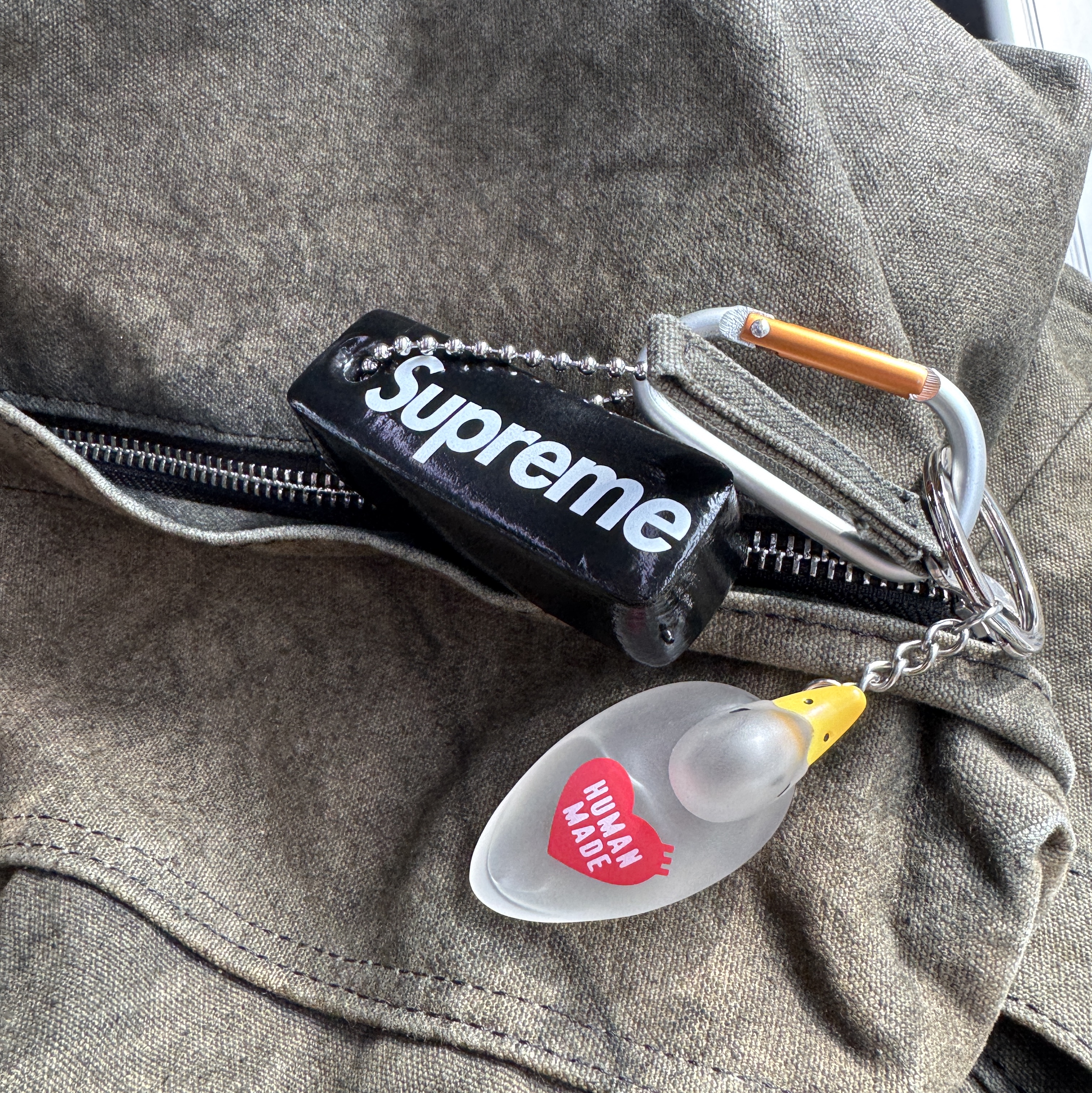 Supreme Floating Keychain Black - 23FW, Human Made Duck PVC Key Chain Clear 착용 스타일