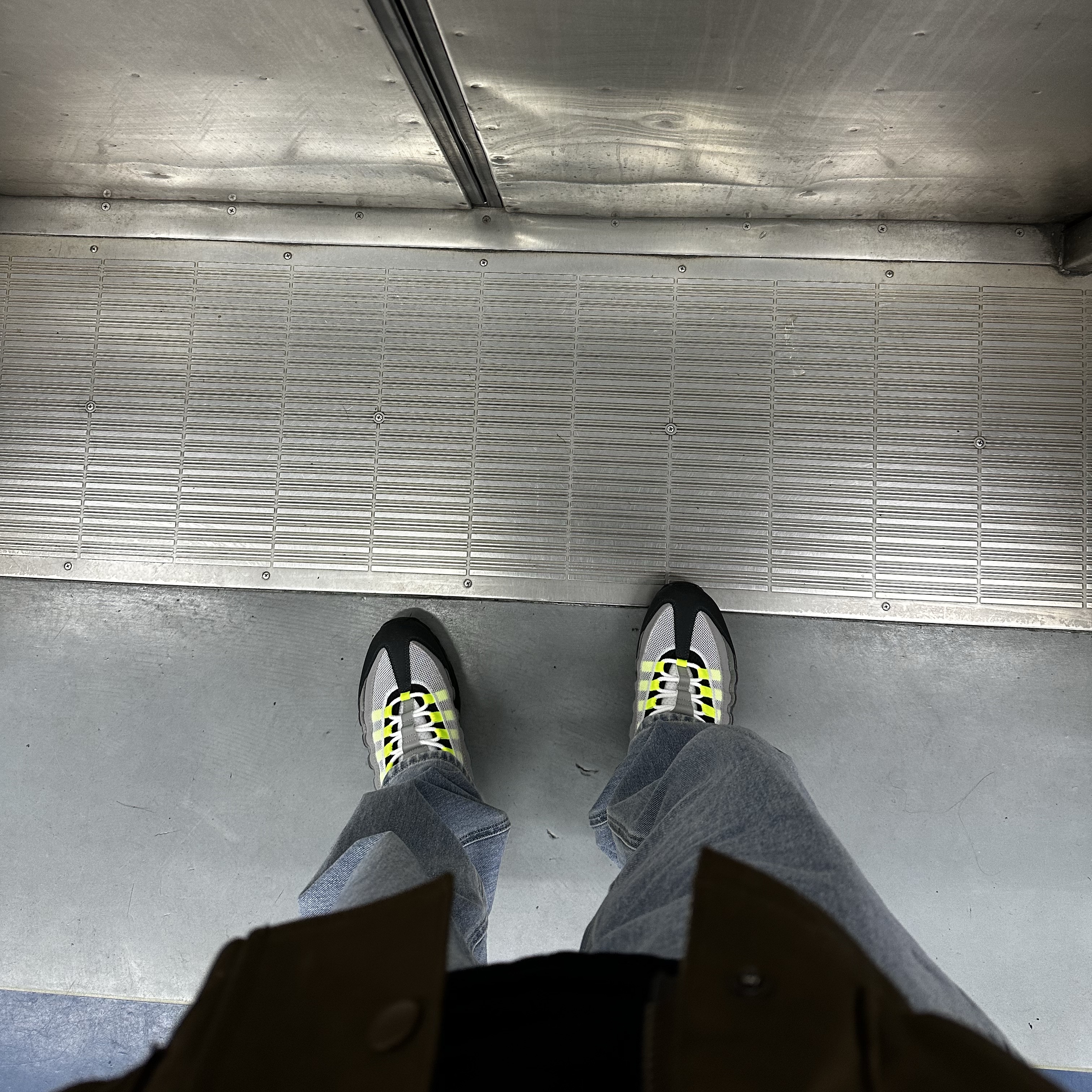 Nike Air Max 95 OG Neon 착용 스타일