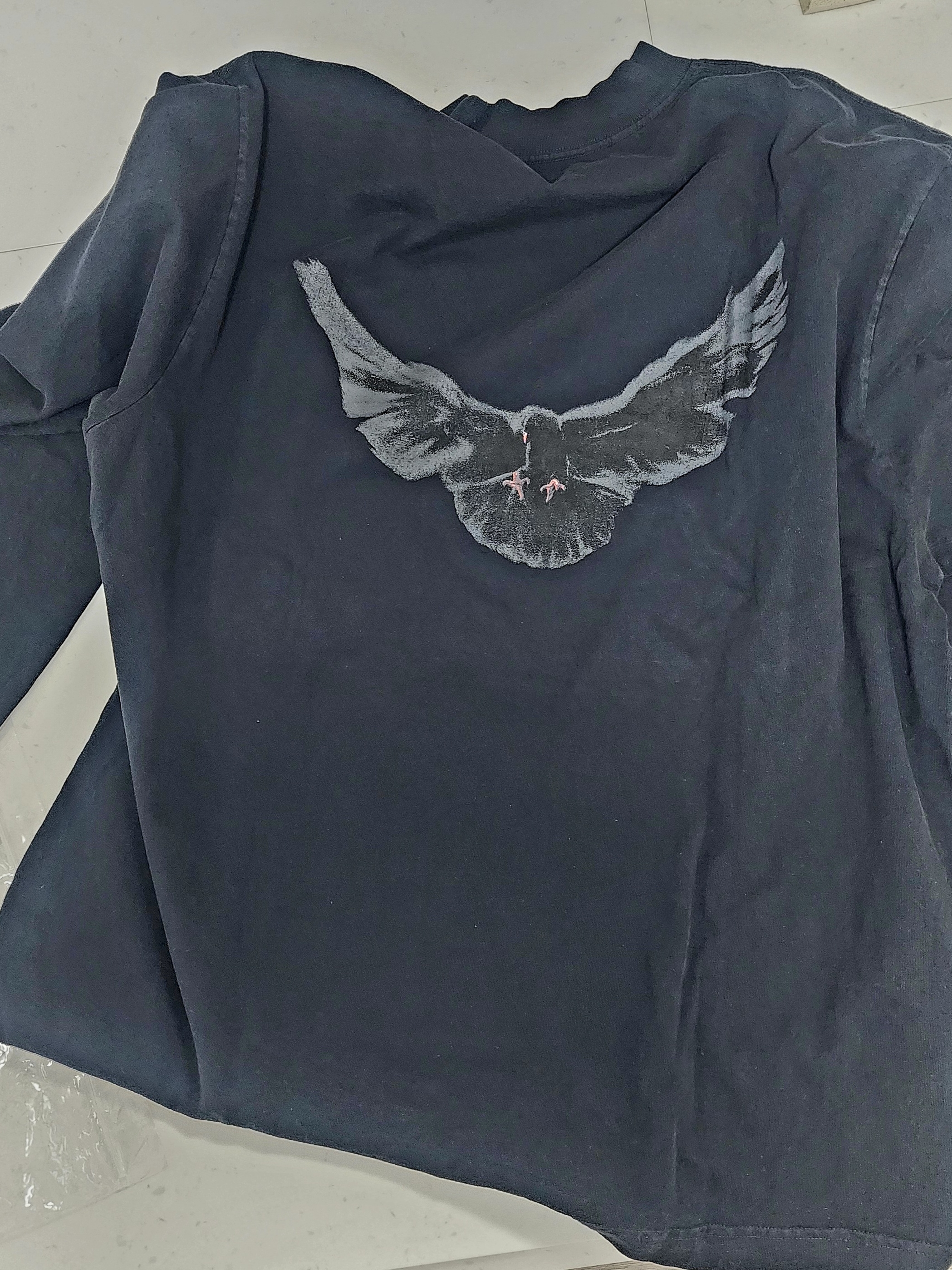 Yeezy Gap Engineered By Balenciaga Dove Long Sleeve T-Shirt Washed Black 착용 스타일 - 2