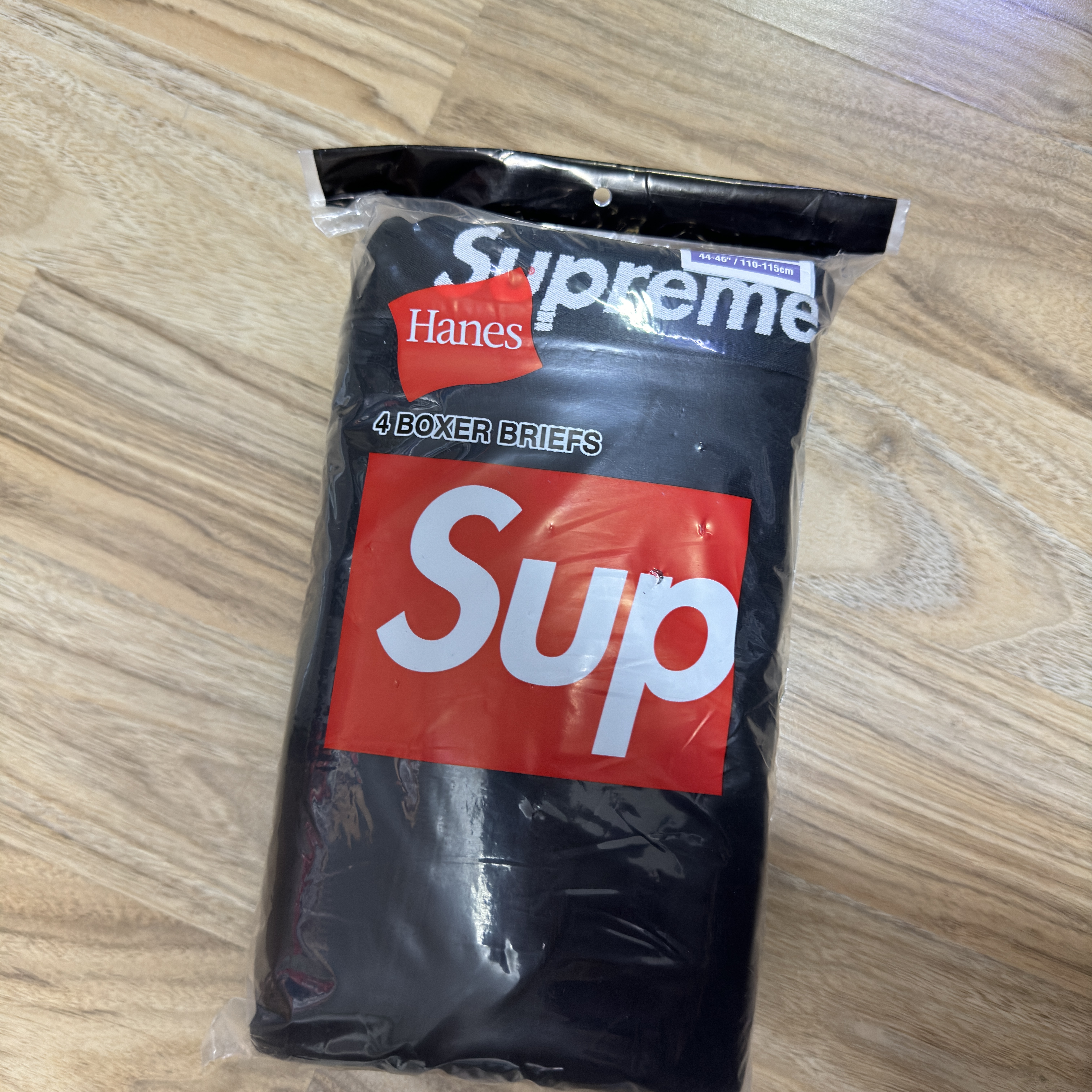 Supreme Hanes Boxer Briefs Black (4 Pack) 착용 스타일