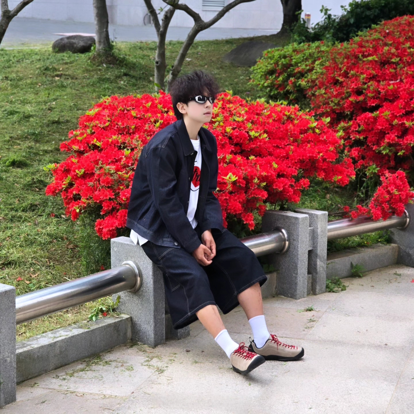 Keen Jasper Suede Sneakers Silver Mink 착용 스타일 - 4