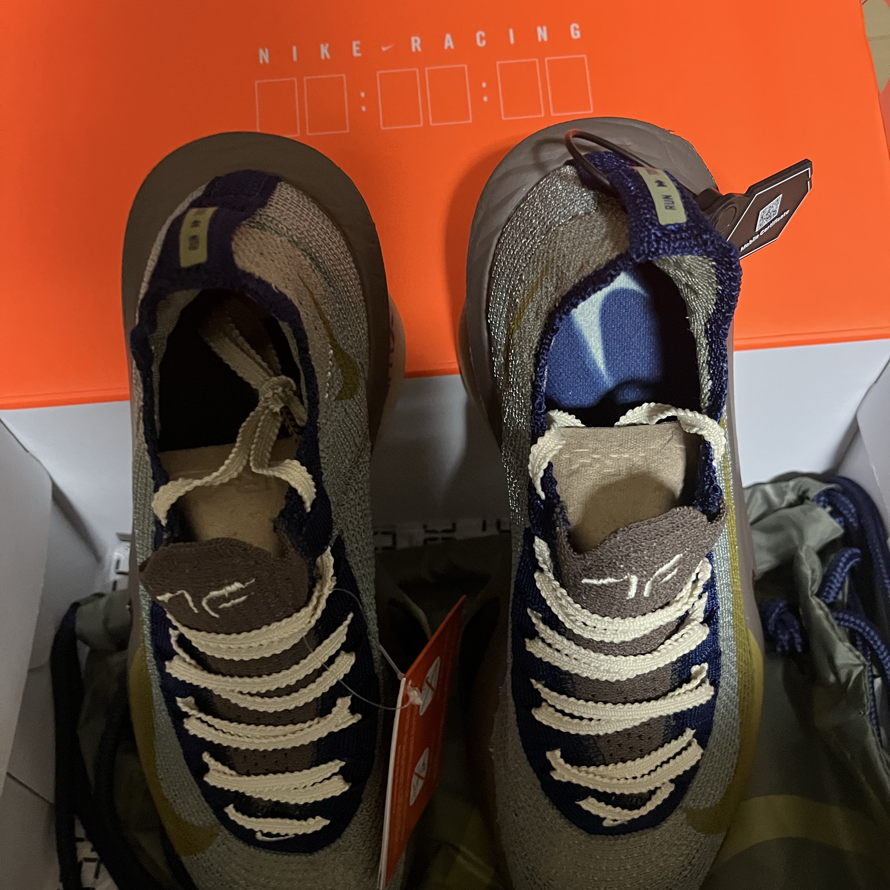 Nike Air Zoom Alphafly Next% 3 PRM Light Army Ironstone 착용 스타일 - 4
