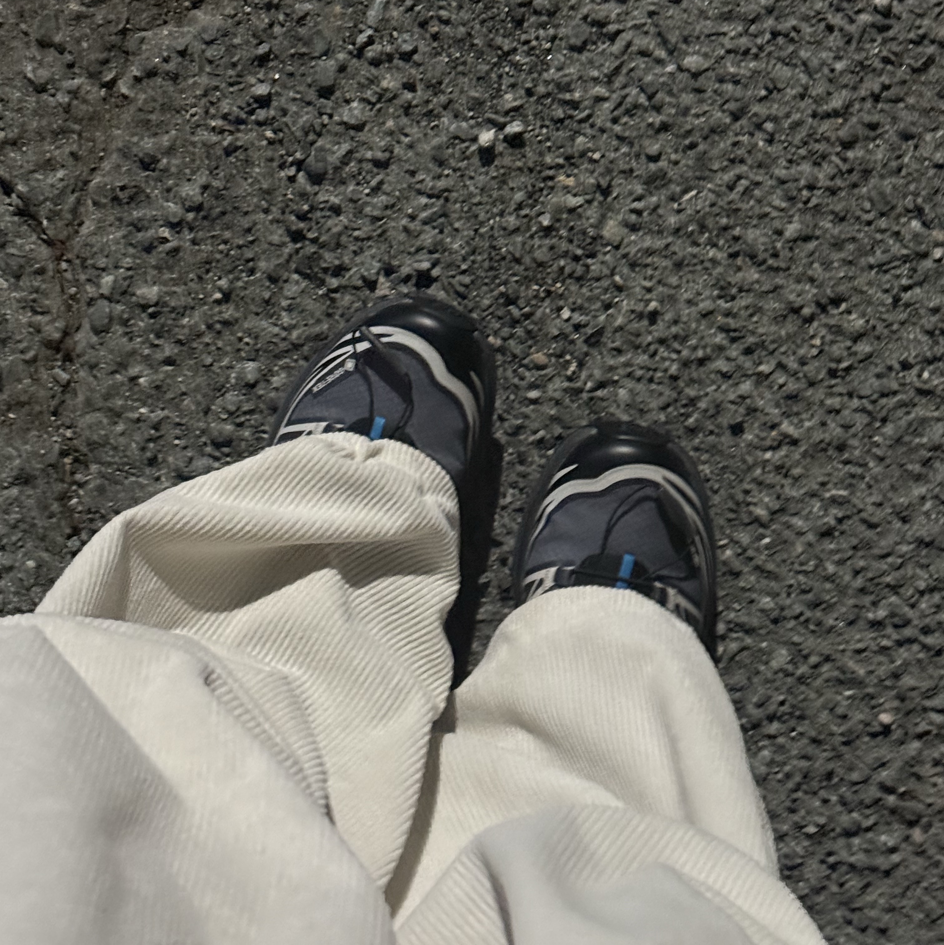 Salomon XT-6 Gore-Tex Black Ebony 착용 스타일 - 2
