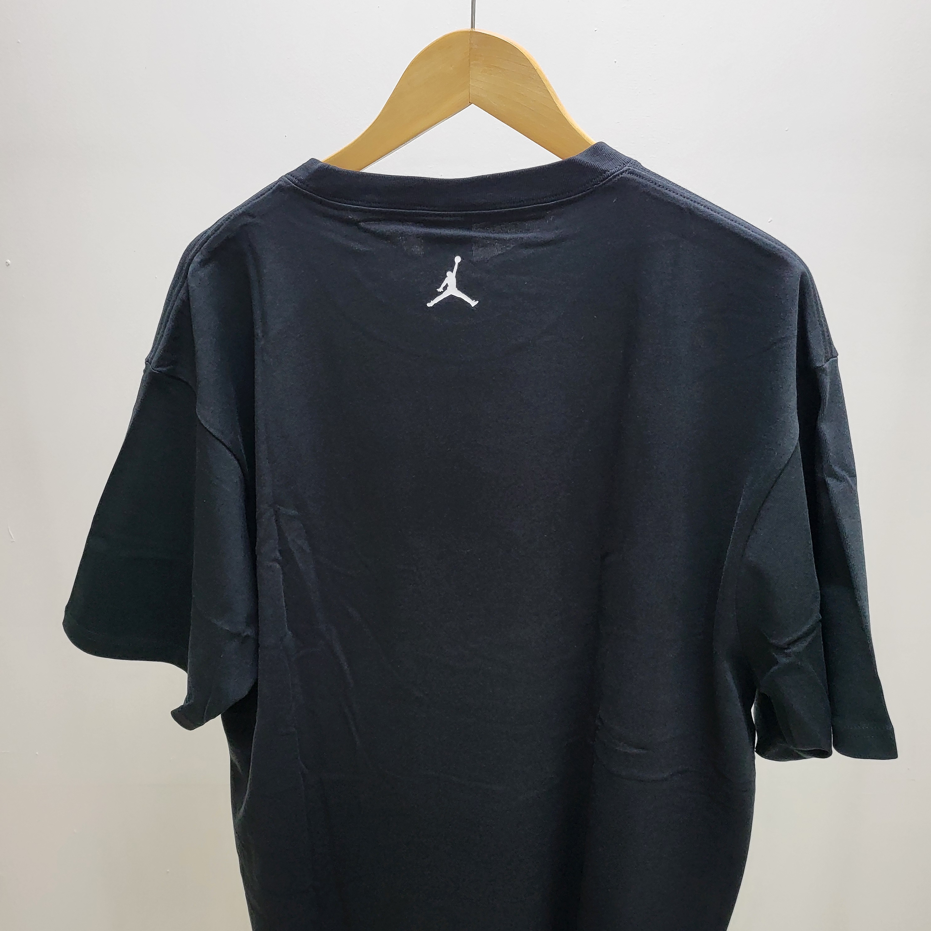 Supreme x Jordan Biggie S/S Top Black - 24FW 착용 스타일 - 2