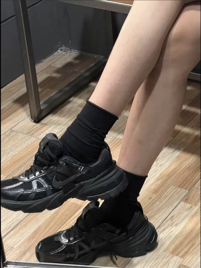 Nike V2K Run Black Anthracite 착용 스타일