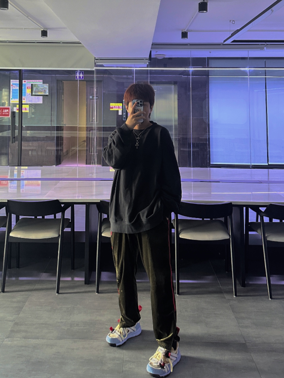 Nike x Tom Sachs Mars Yard Overshoe 3.0, Crocs x Feng Chen Wang Echo Clog Black 착용 스타일 - 1