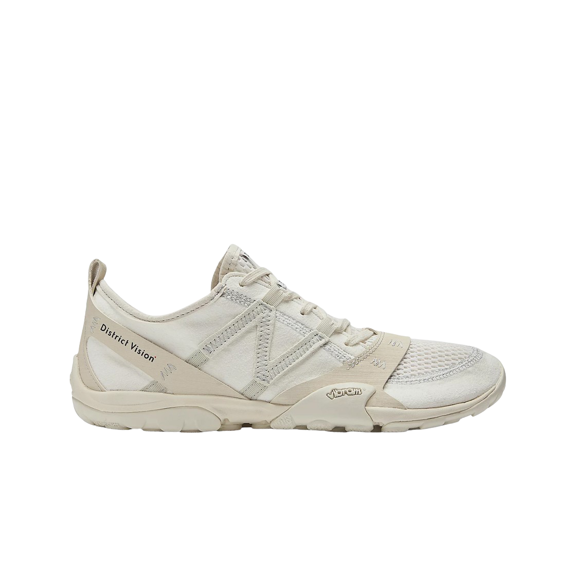 뉴발란스 x 디스트릭트 비전 MT10O 클라우드 댄서(New Balance x District Vision MT10O Cloud Dancer)
