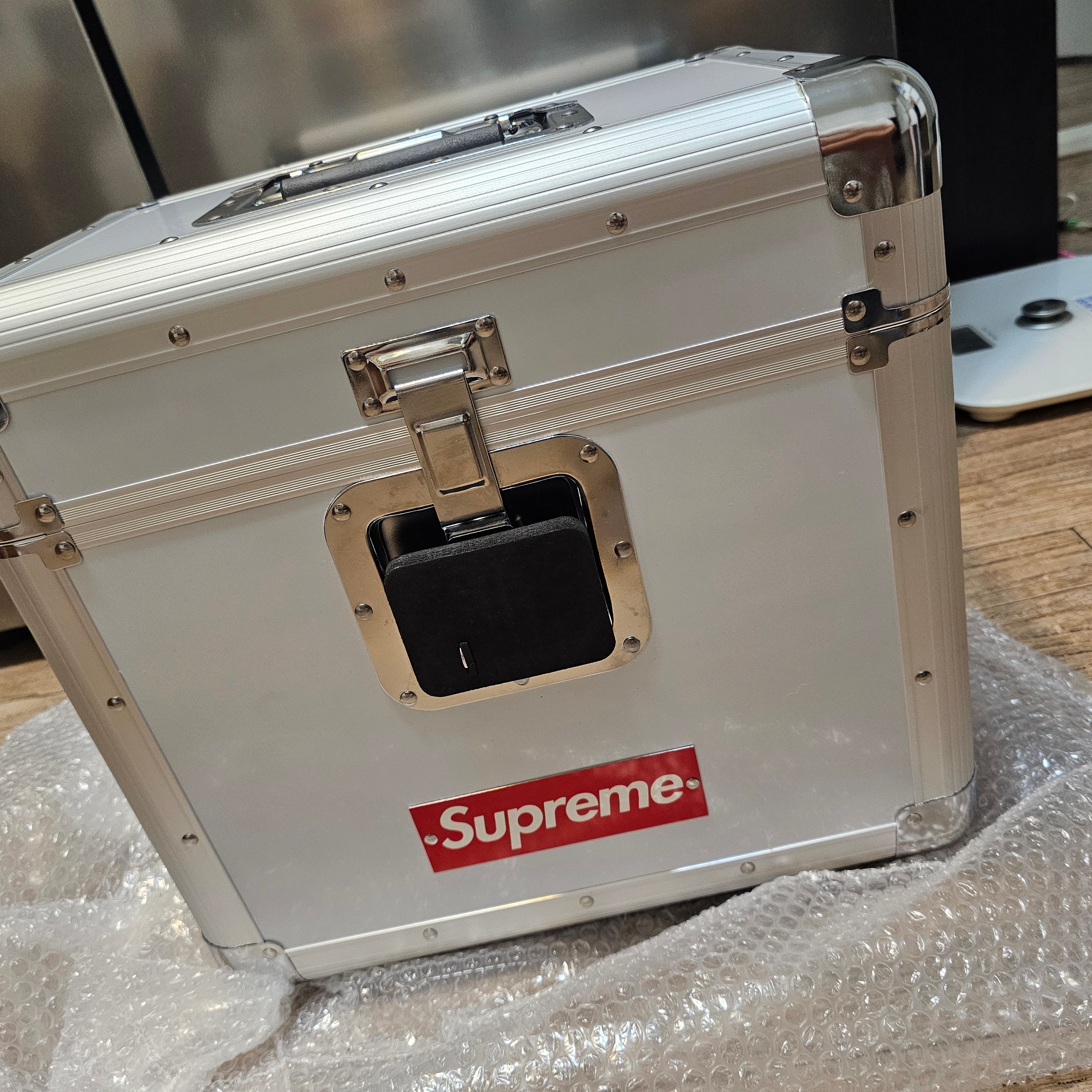 Supreme x Odyssey Record Case White - 25SS 착용 스타일 - 1