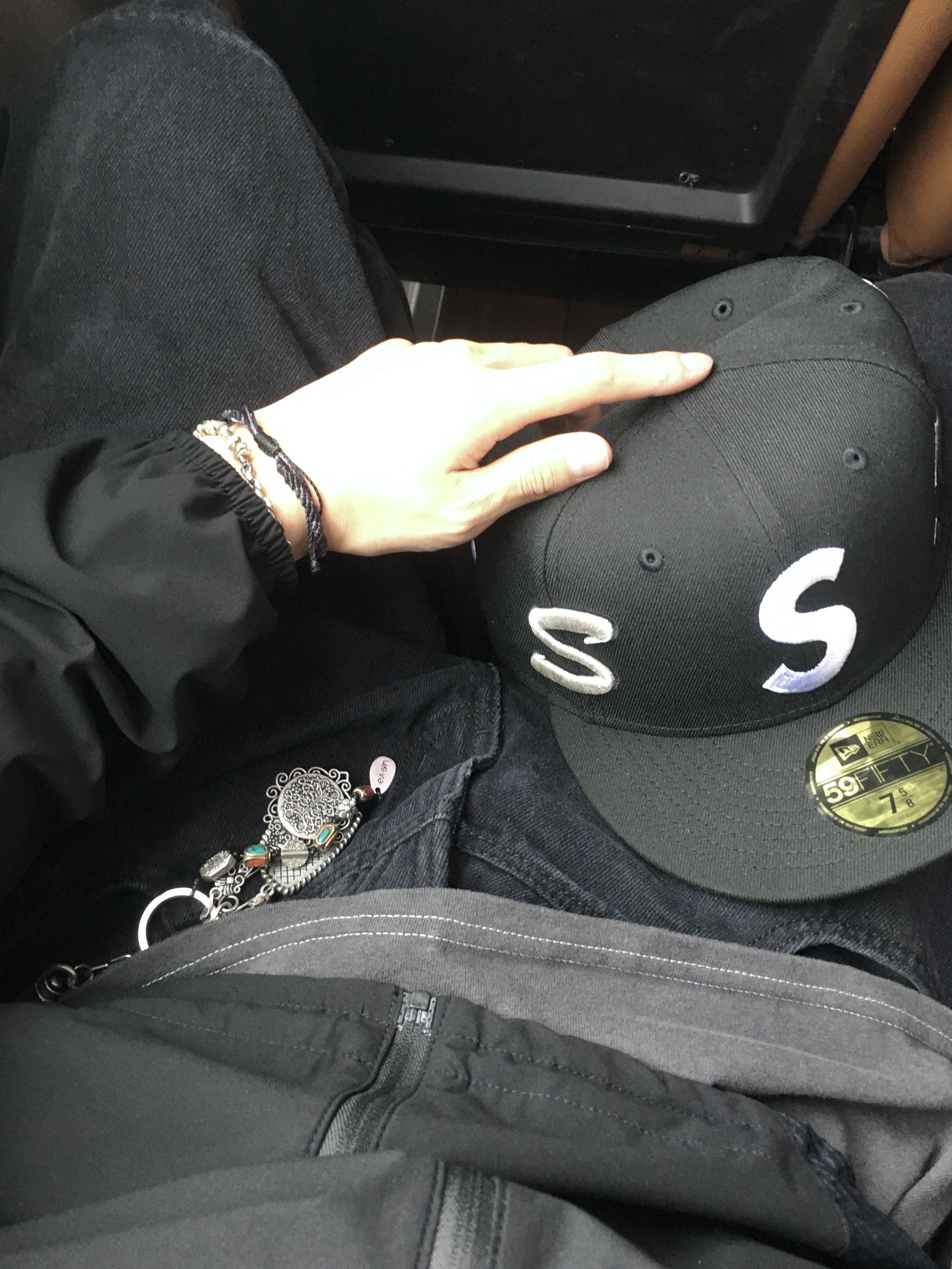 Supreme Gold Cross S Logo New Era Black - 24SS, Sansan Gear Mesh Jacket Black_25SS 착용 스타일