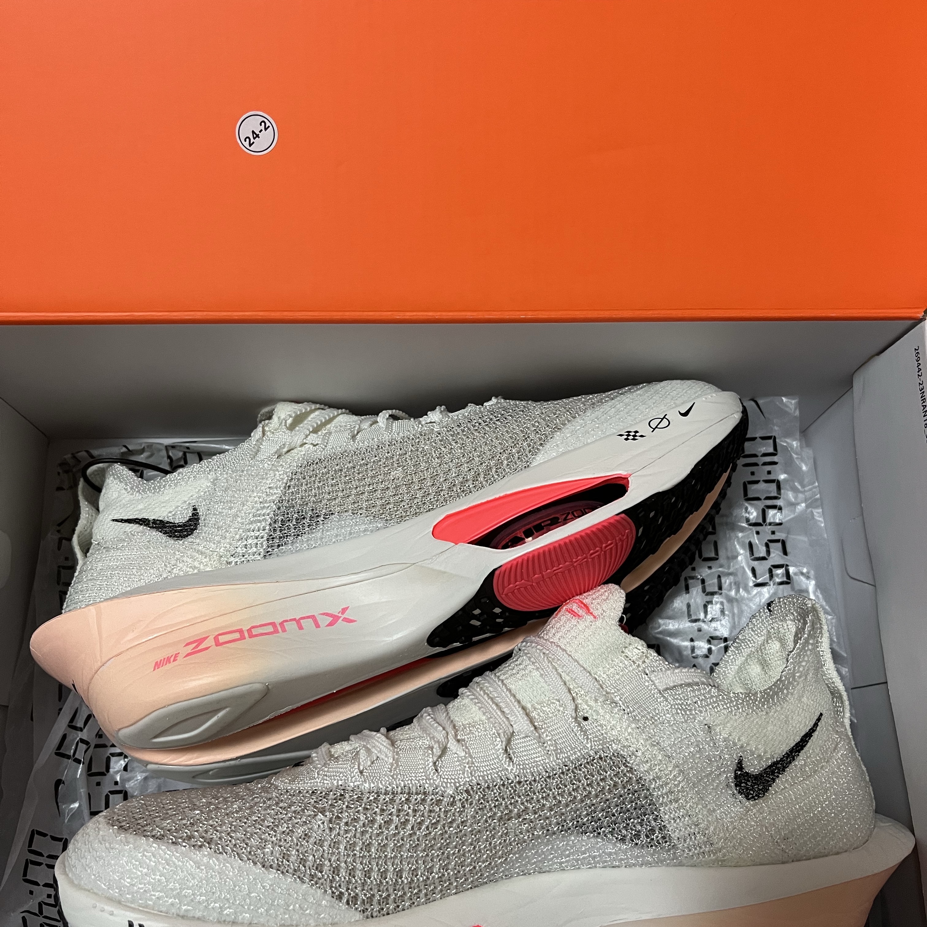 (W) Nike Air Zoom Alphafly Next% 3 Sail Crimson Tint 착용 스타일 - 3