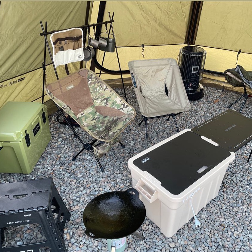 Helinox Chair Zero Sand, Helinox Chair One Multicam 착용 스타일