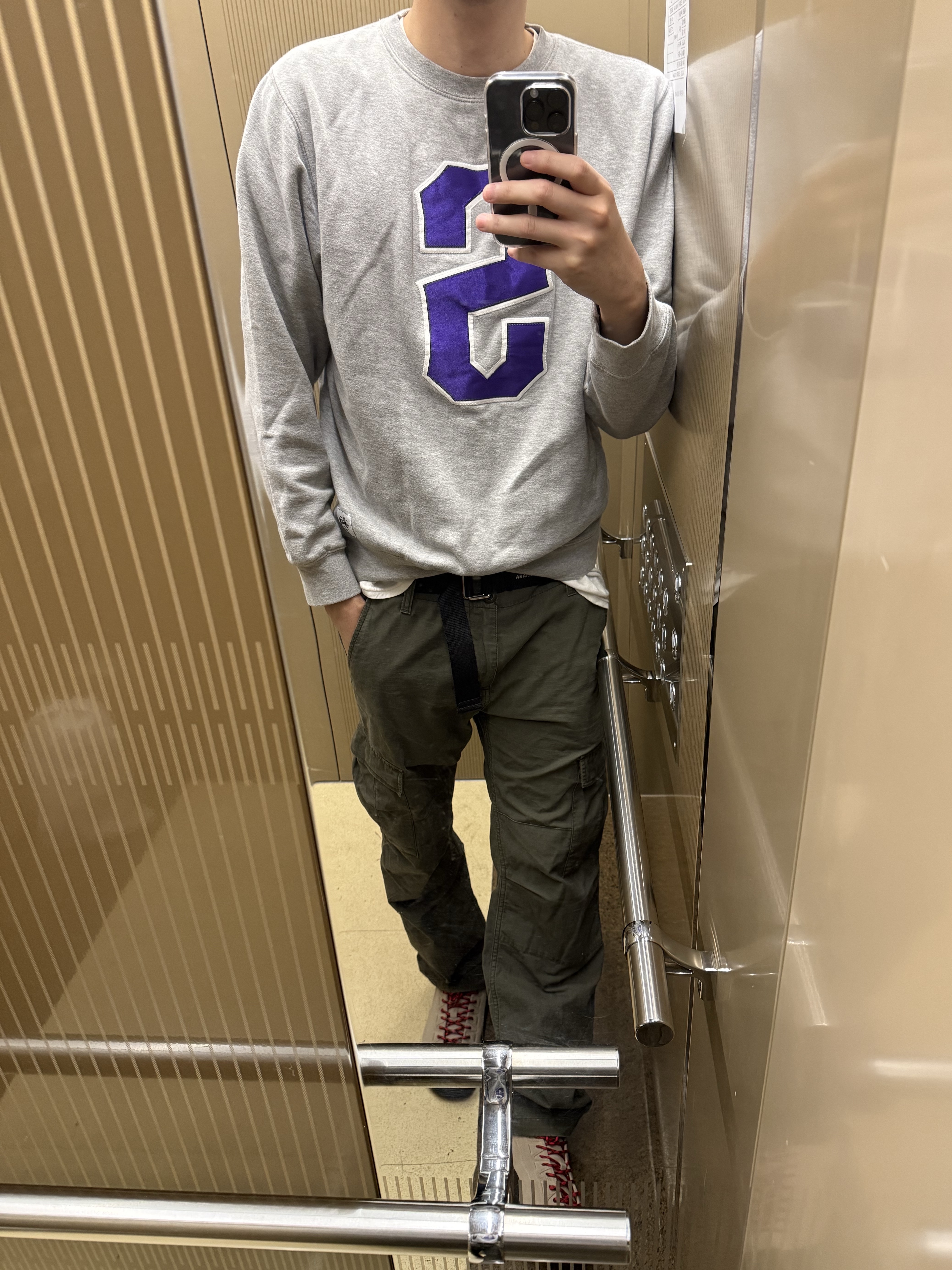 Carhartt WIP Aviation Pants Cypress, Keen Jasper Suede Sneakers Silver Mink 착용 스타일