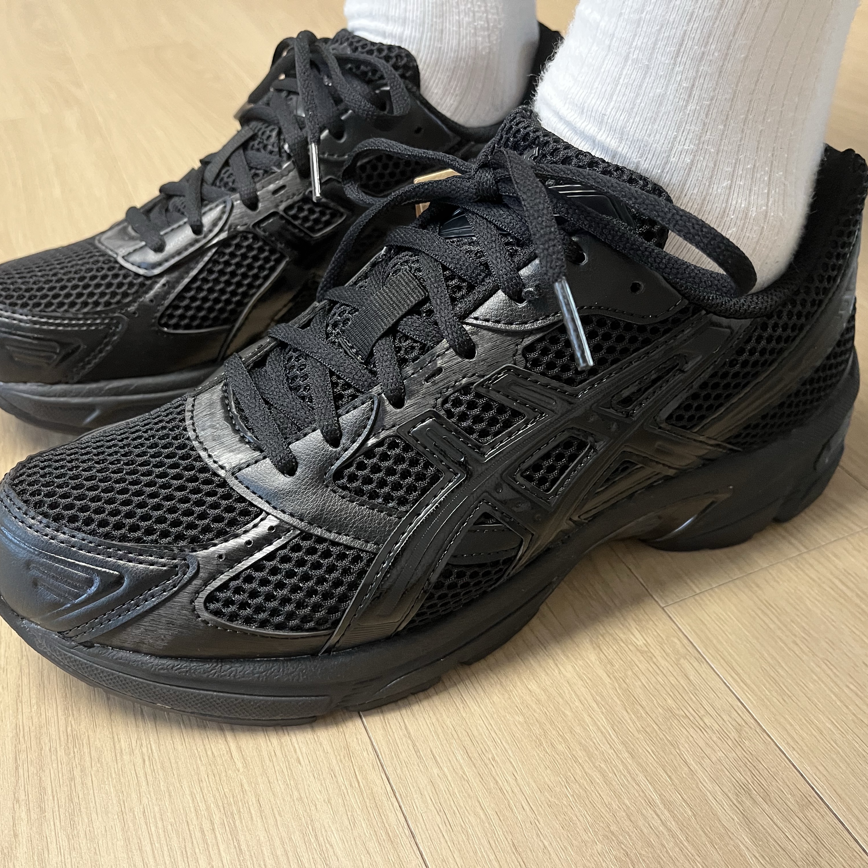 Asics Gel-1130 Black Graphite Grey 착용 스타일