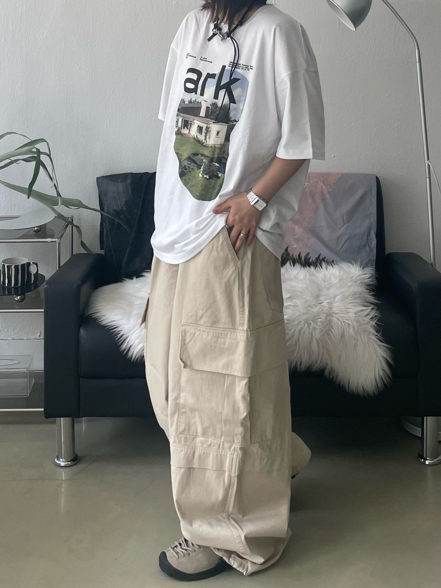 (W) Keen Jasper Suede Sneakers Silver Mink, Our Legacy Ladon Leather Keychain Black 착용 스타일 - 5