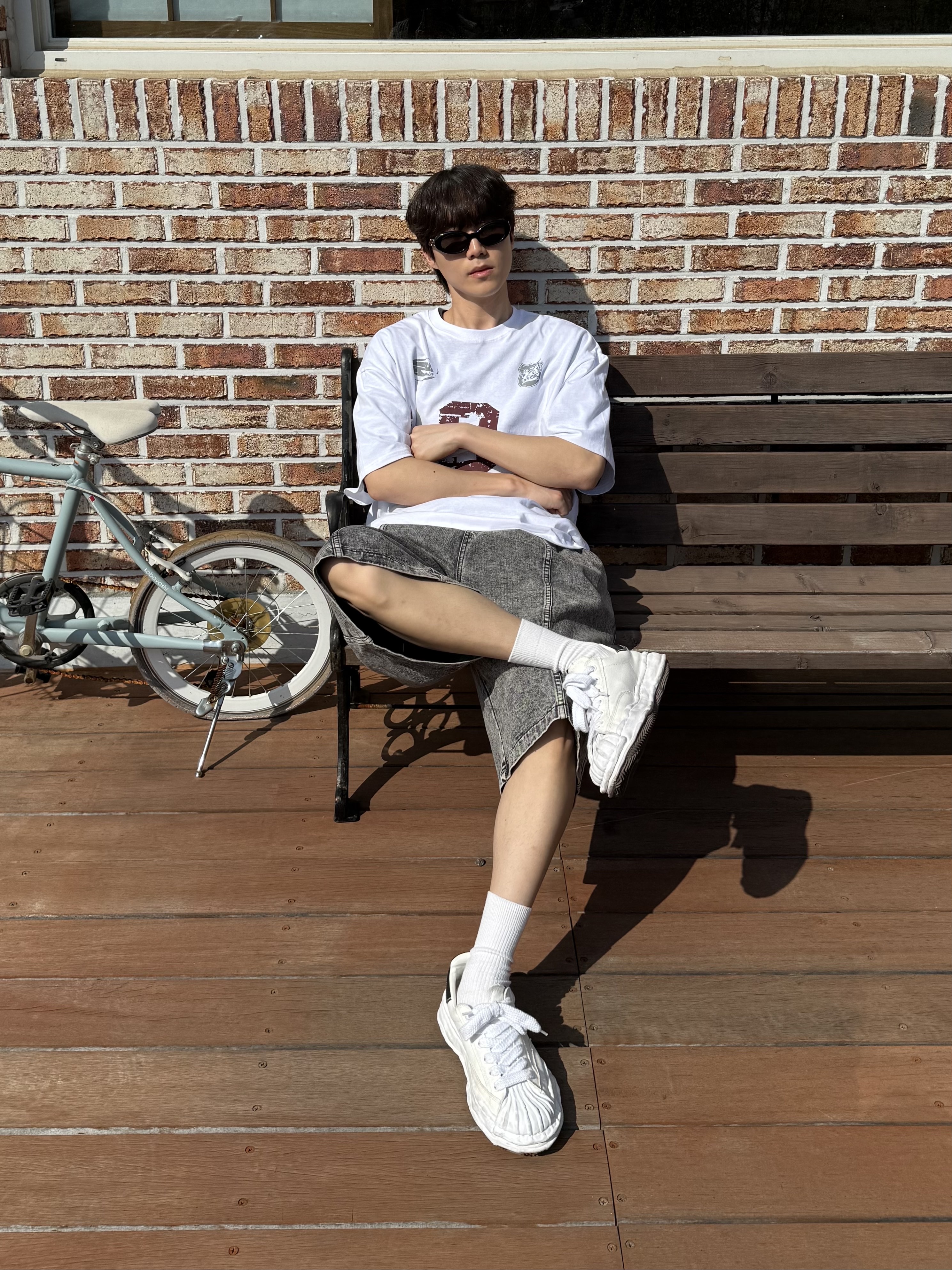 Maison Mihara Yasuhiro Blakey OG Sole Canvas Low-top Sneakers White 착용 스타일 - 3
