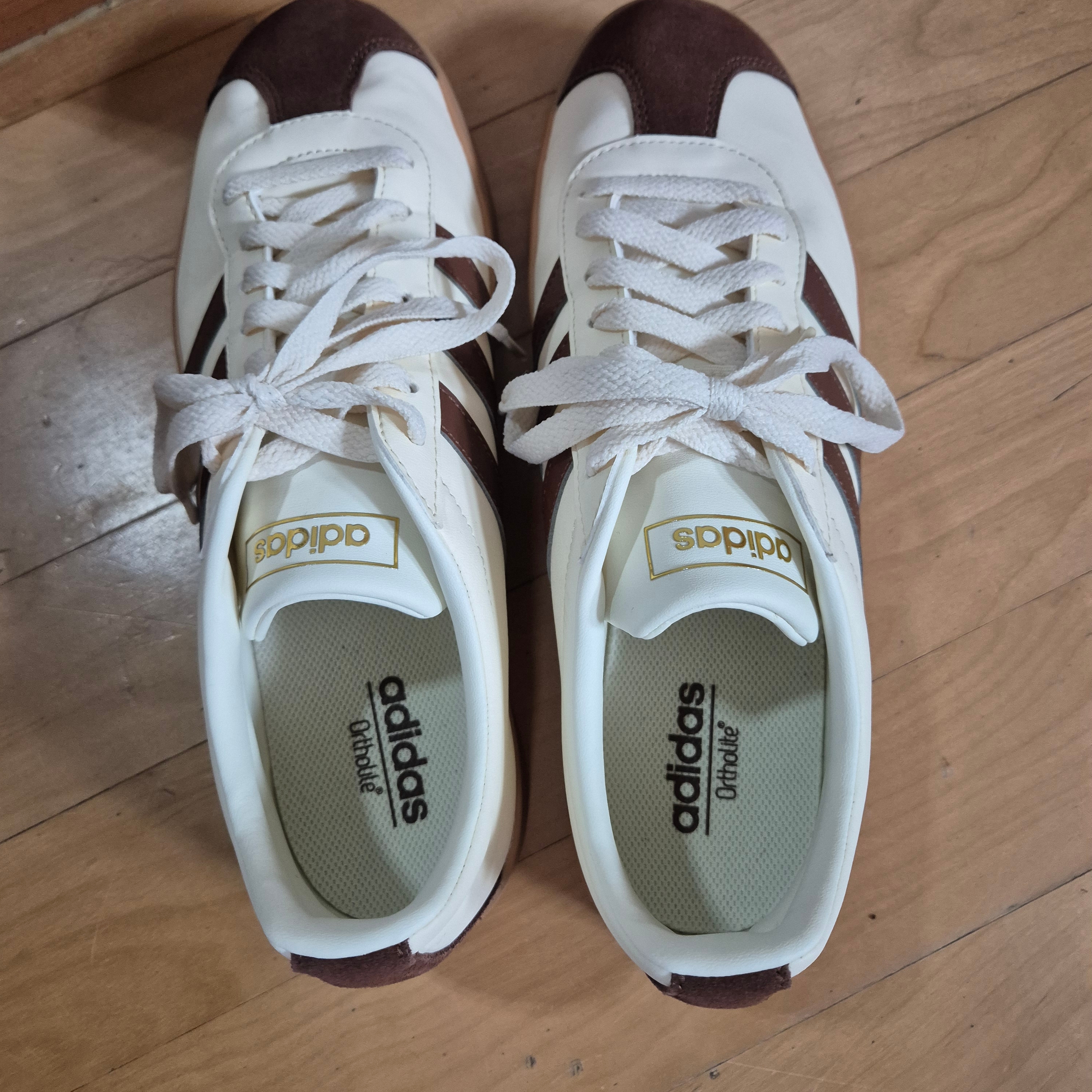 Adidas VL Court 2.0 Cream Brown 착용 스타일