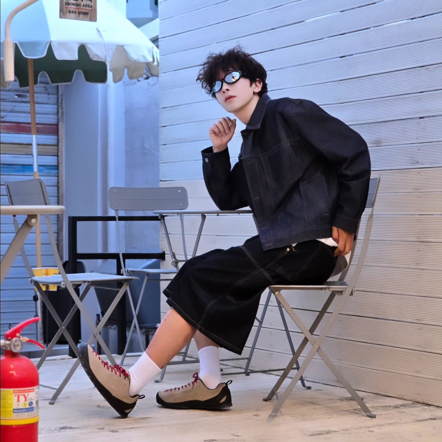 Keen Jasper Suede Sneakers Silver Mink 착용 스타일 - 3