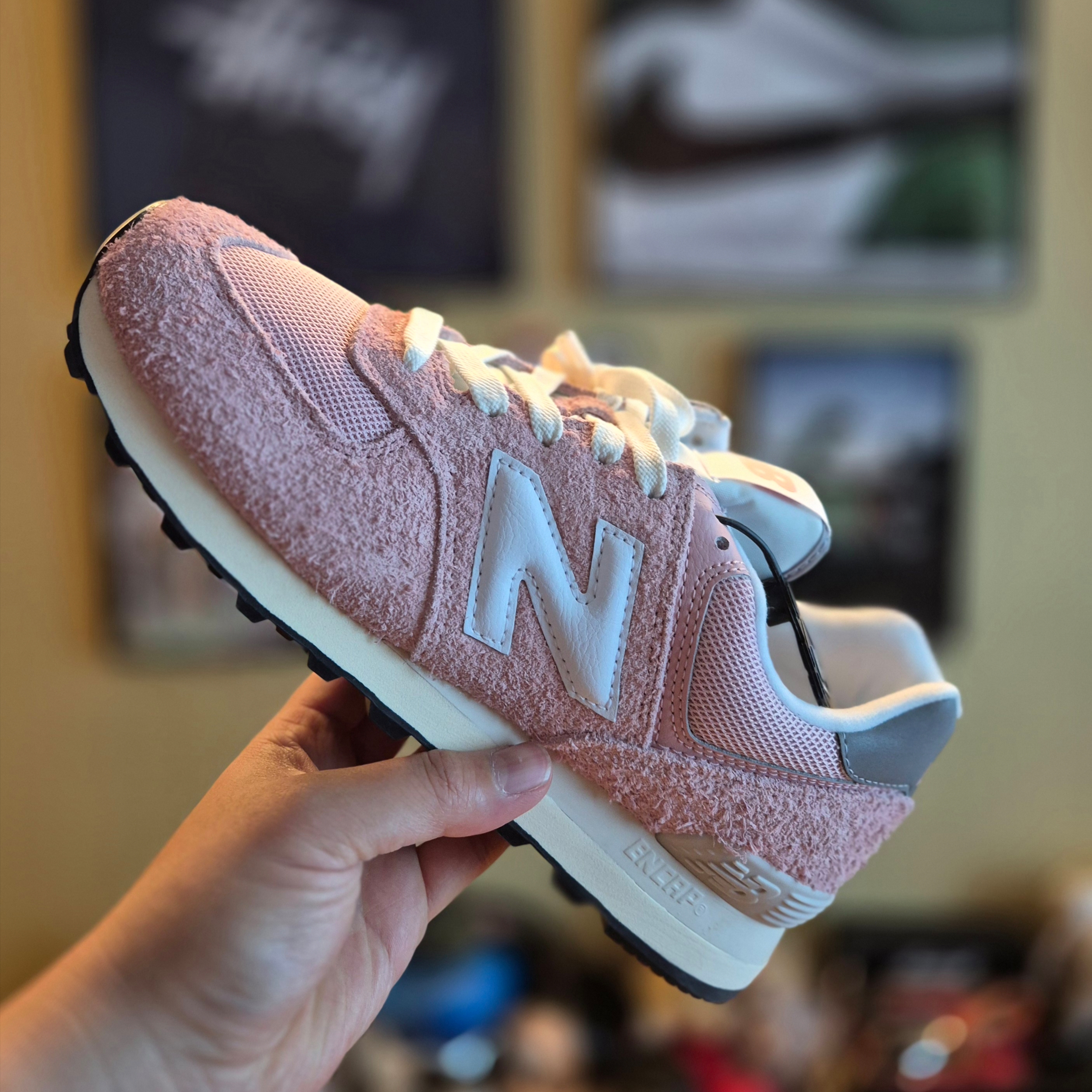 New Balance 574 Heritage Mellow Pink 착용 스타일