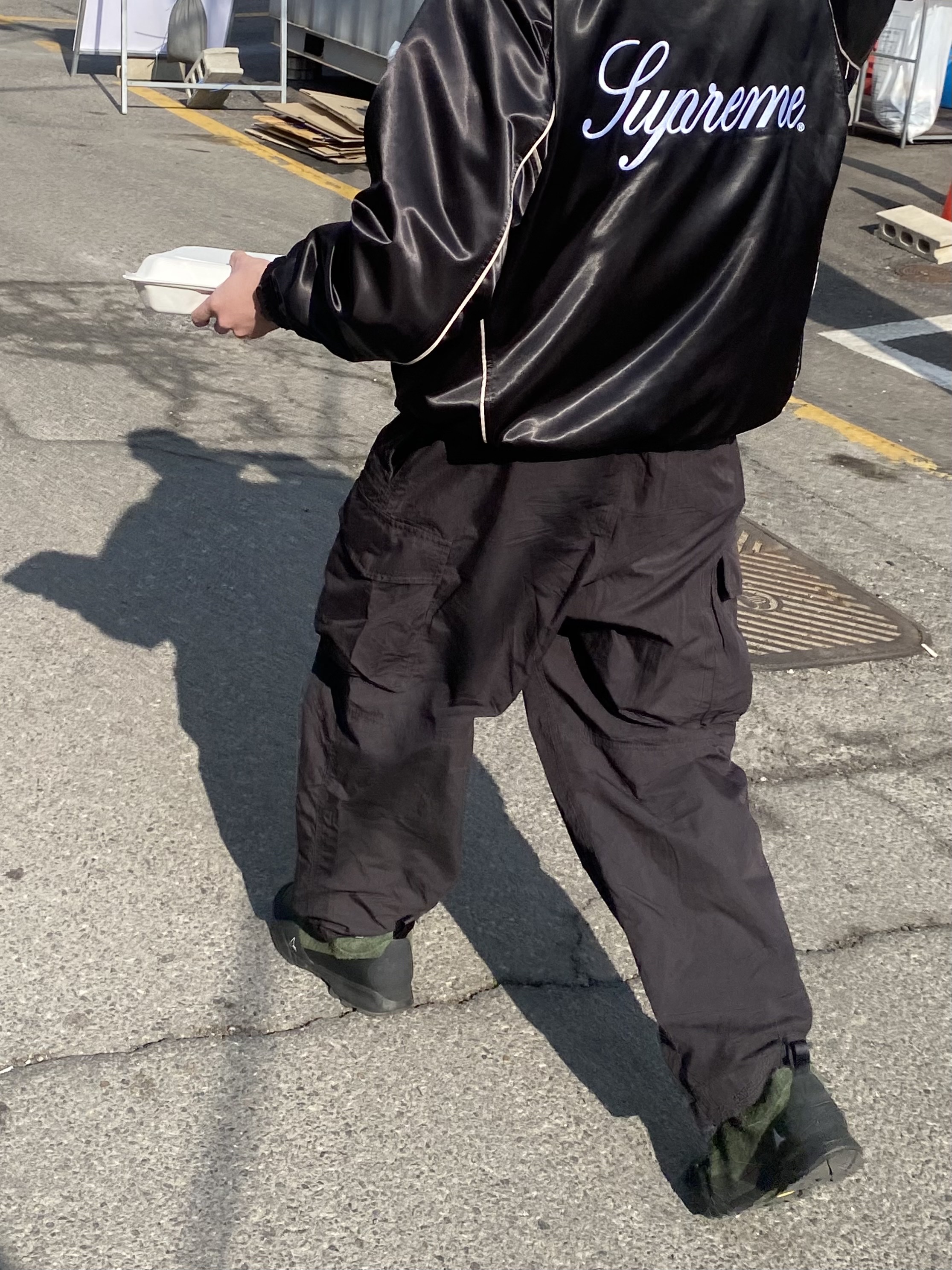 Roa Hiking Cingino Olive Yellow, Supreme Satin Hooded Track Jacket Black - 24SS 착용 스타일 - 4