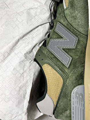 New Balance x Stone Island 574 Legacy Dark Green, moif x inapsquare City Dweller Parka Sand 착용 스타일 - 1
