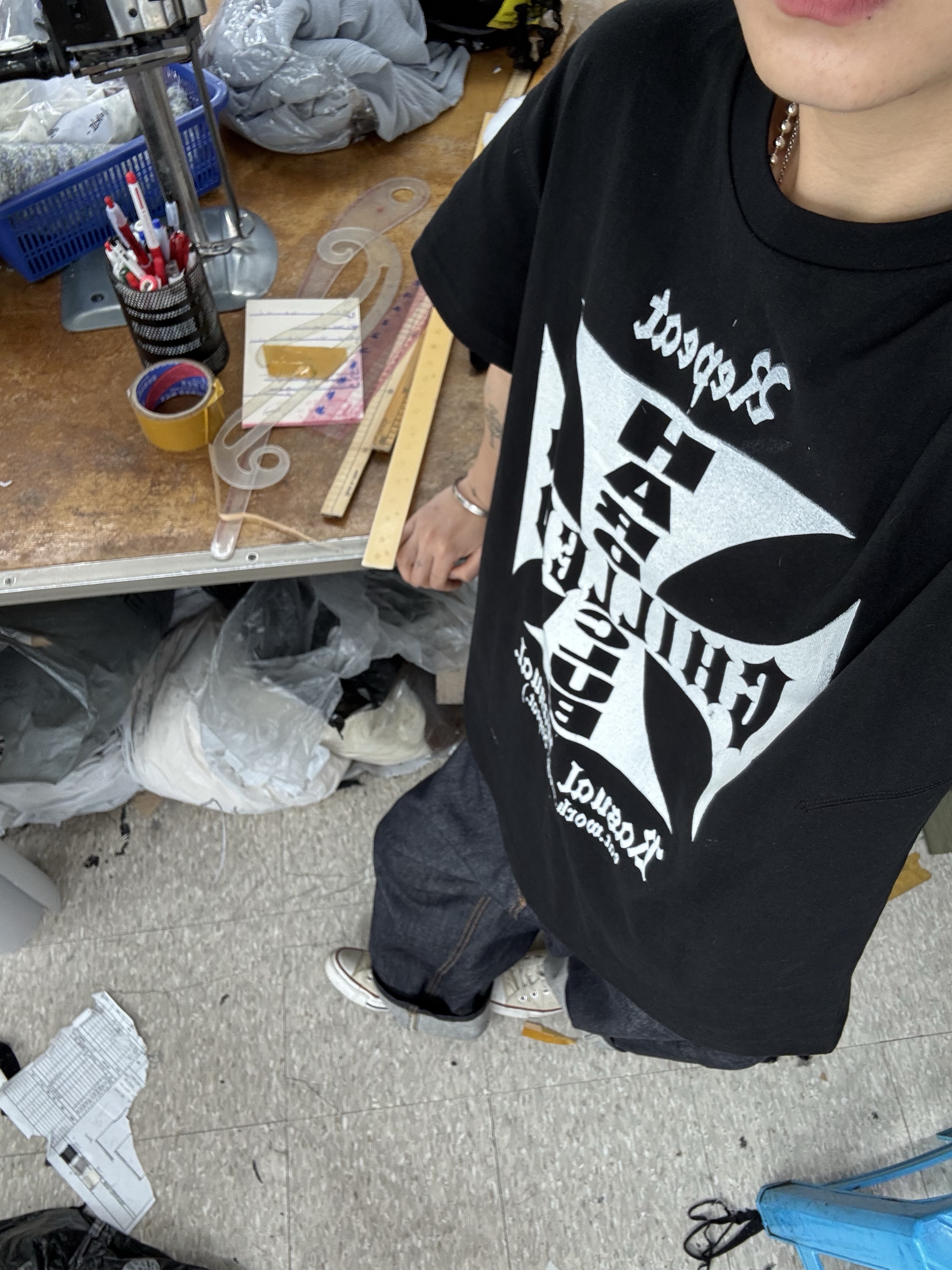 Kasual Manual Hard T-Shirt Black 착용 스타일