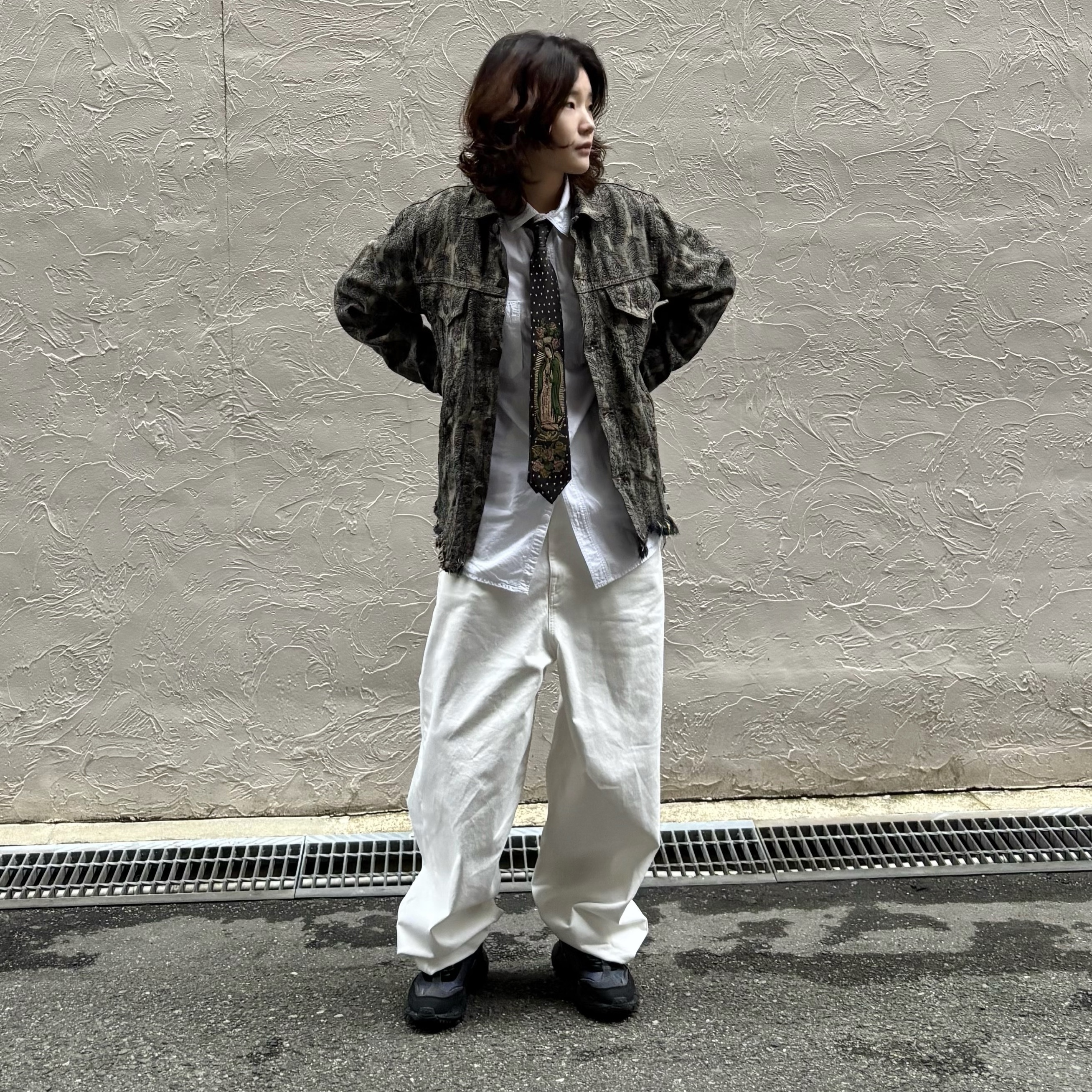 Kapital Silk Twill Maria Tie Black, Kapital 12 oz. Magpie Denim 3rd Jacket Black Beige 착용 스타일 - 3
