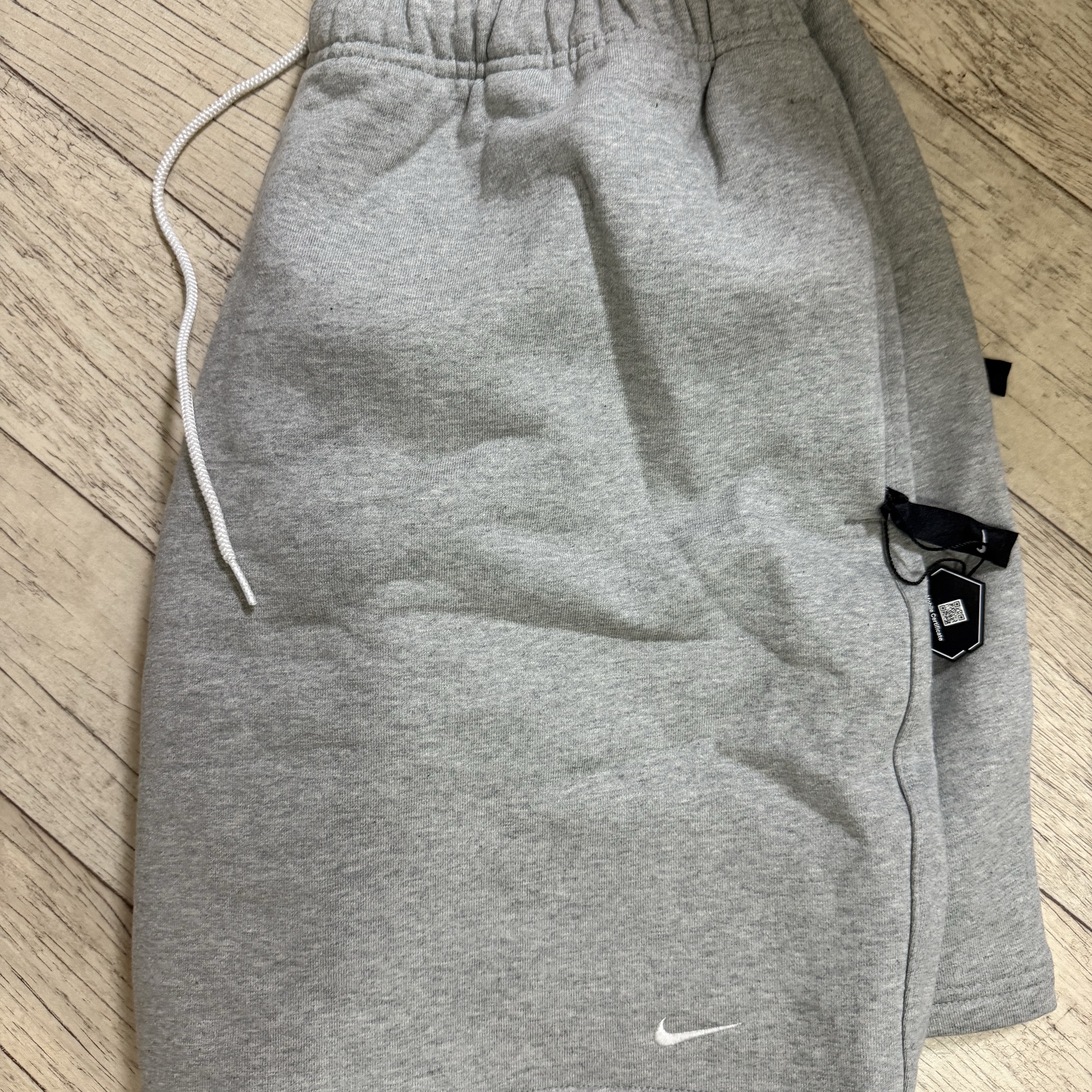 Nike NRG Solo Swoosh Fleece Shorts Dark Grey Heather - Asia 착용 스타일 - 1