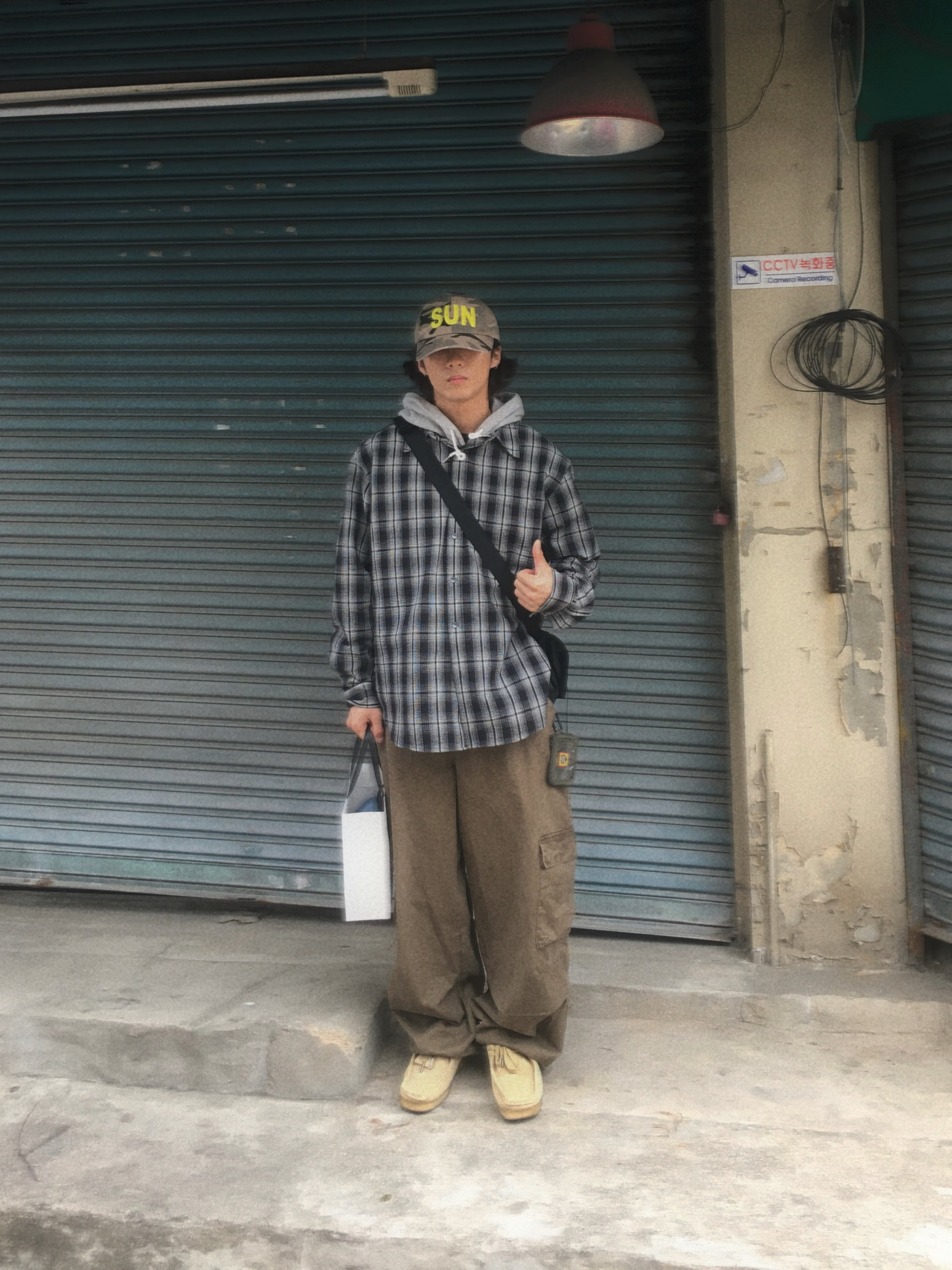 noun Washed Cargo Pants Khaki 착용 스타일 - 1