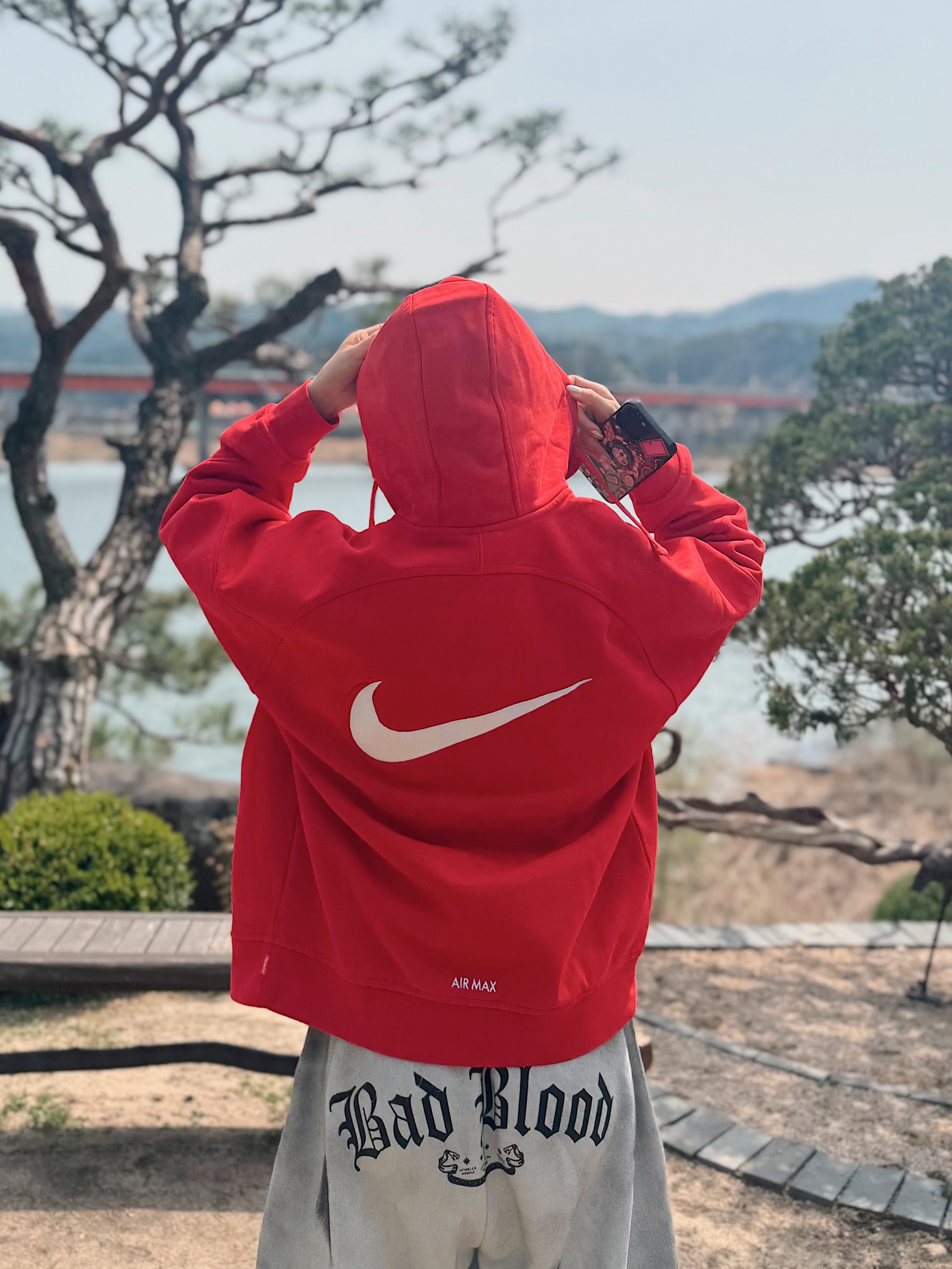 Supreme x Nike Zip Up Hooded Sweatshirt Red - 25SS, Balenciaga Swift Oval Sunglasses Black 착용 스타일 - 3