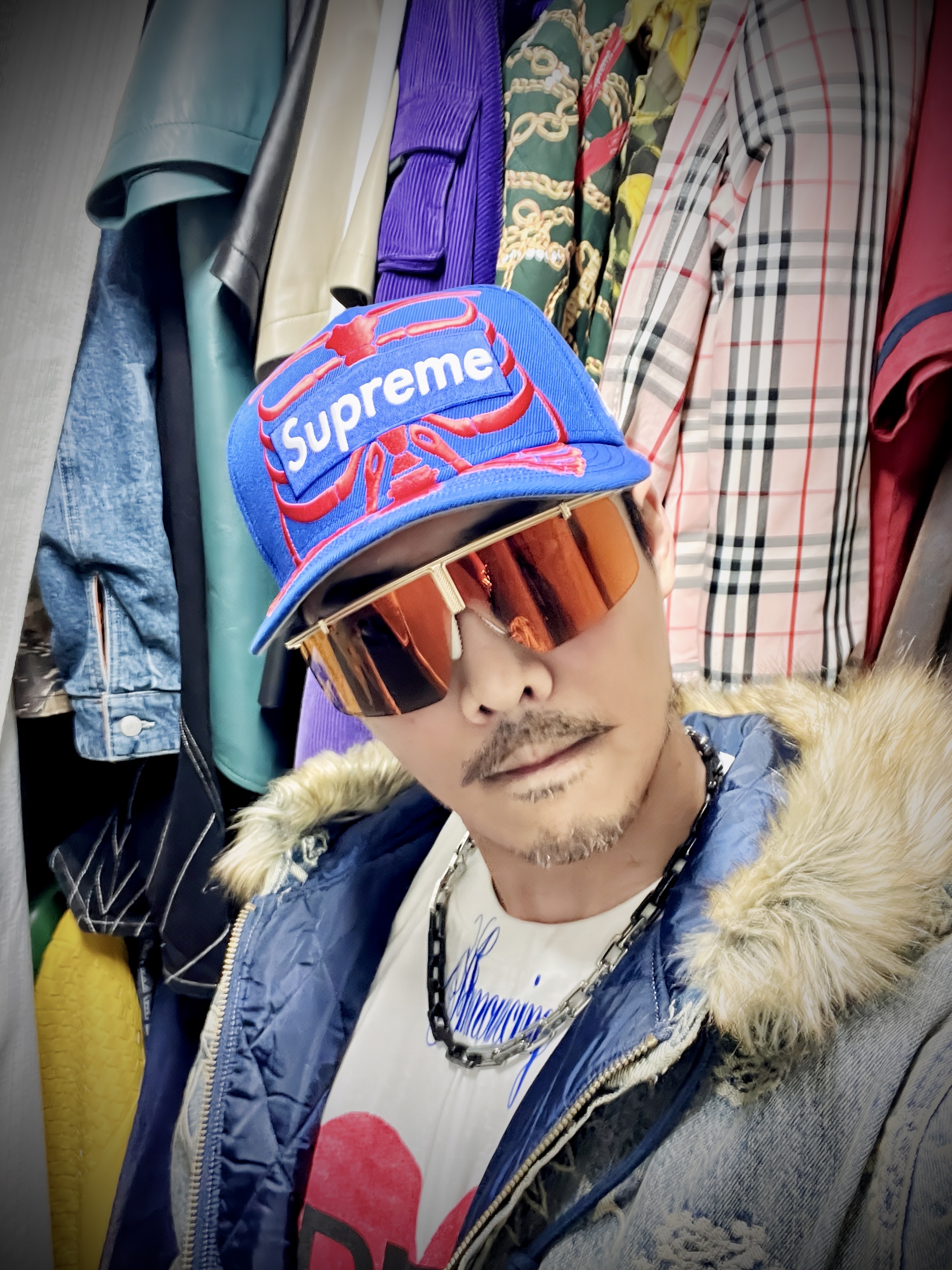 Supreme Bandana Jacquard Denim Hooded Work Jacket Blue - 25SS, Supreme Announcing T-Shirt White - 25SS 착용 스타일 - 1