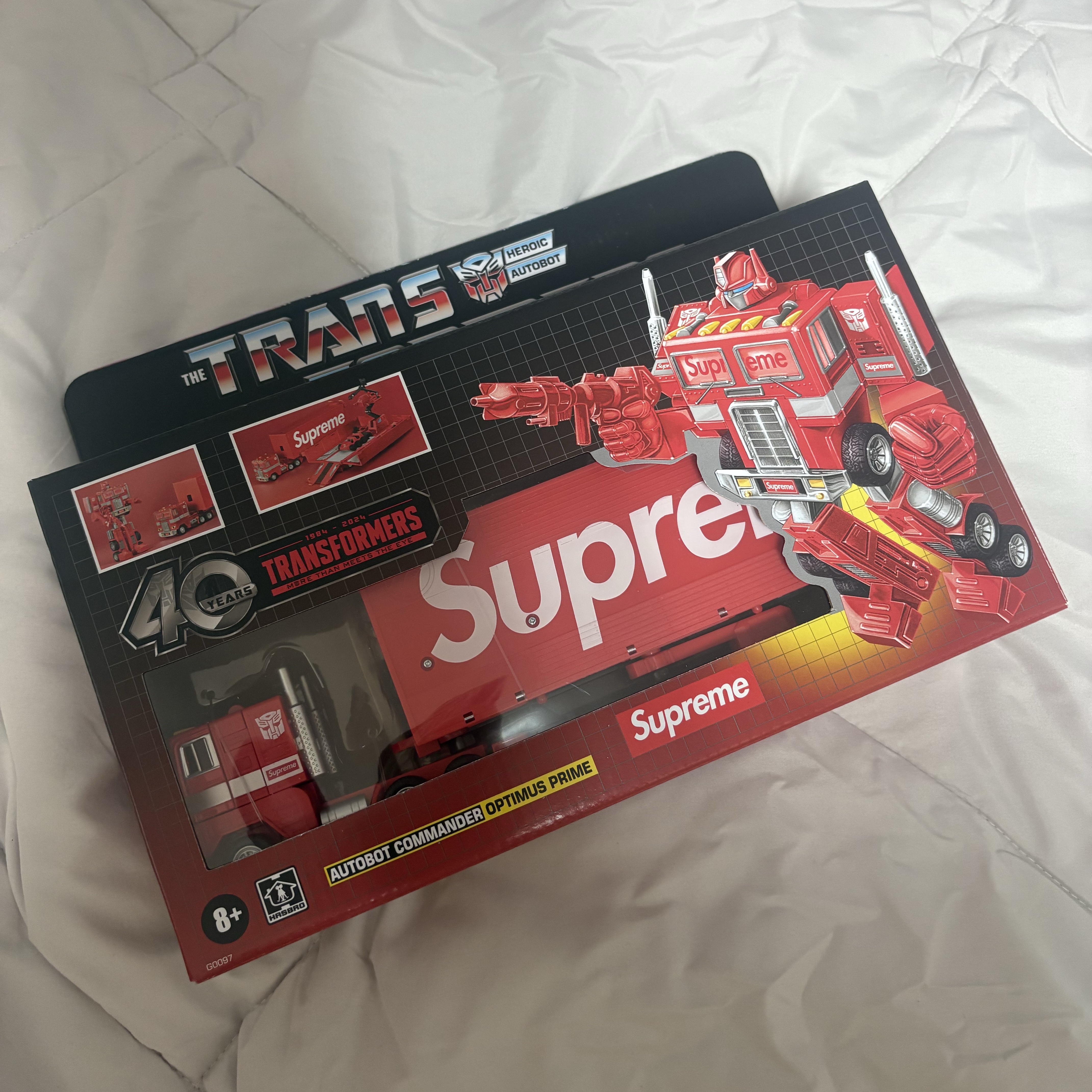 Supreme x Transformers G1 Optimus Prime Figure Red - 25SS (Korean Ver.) 착용 스타일