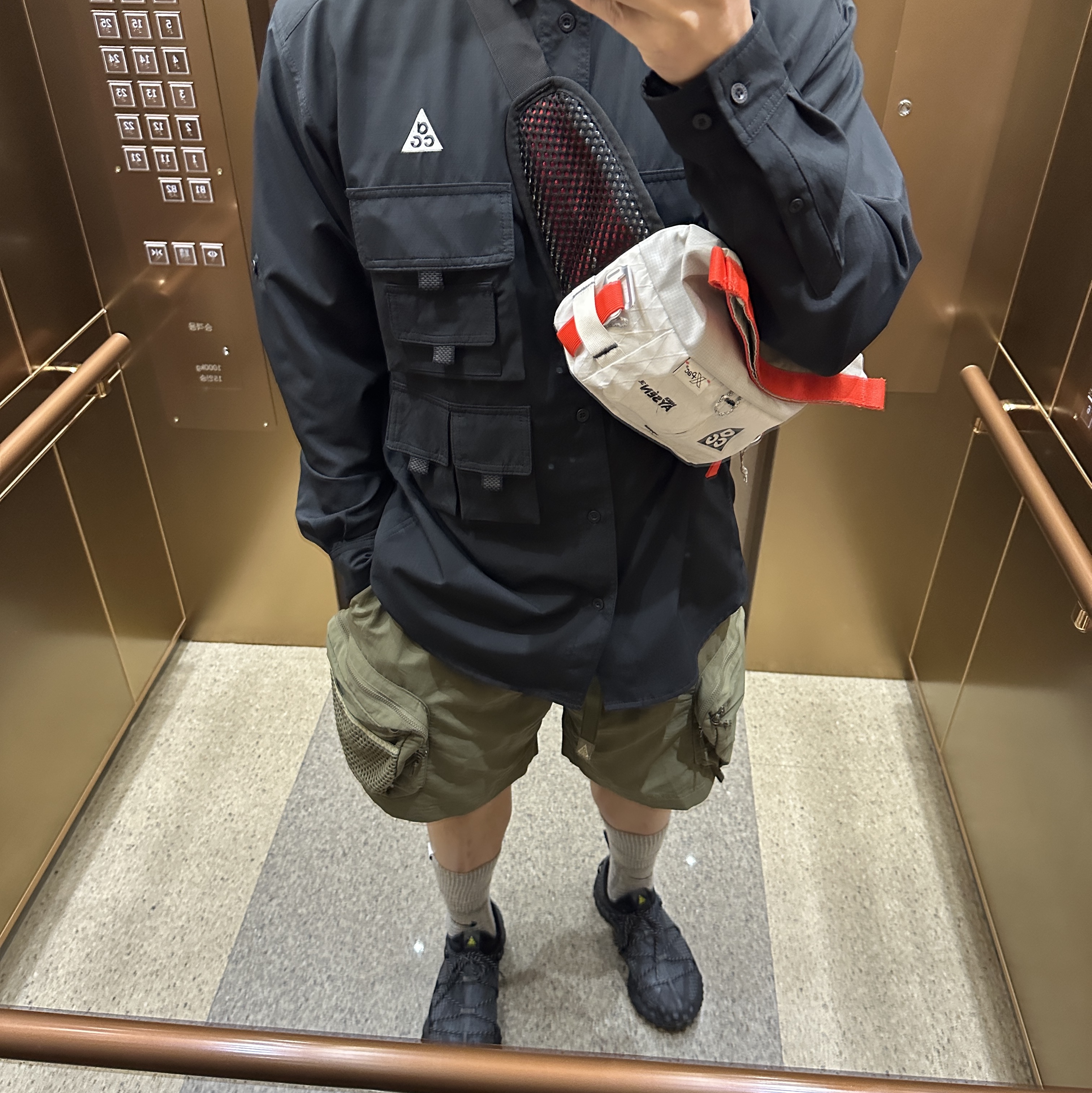 Nike ACG Dri-Fit UV Devastation Trail Shirt Black Summit White - Asia, Nike ACG Aisen Penny Pack 3L White Photon Dust 착용 스타일