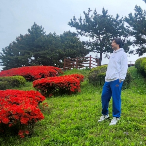 Jordan 3 Retro Racer Blue, Converse x Fragment Hoodie White 착용 스타일
