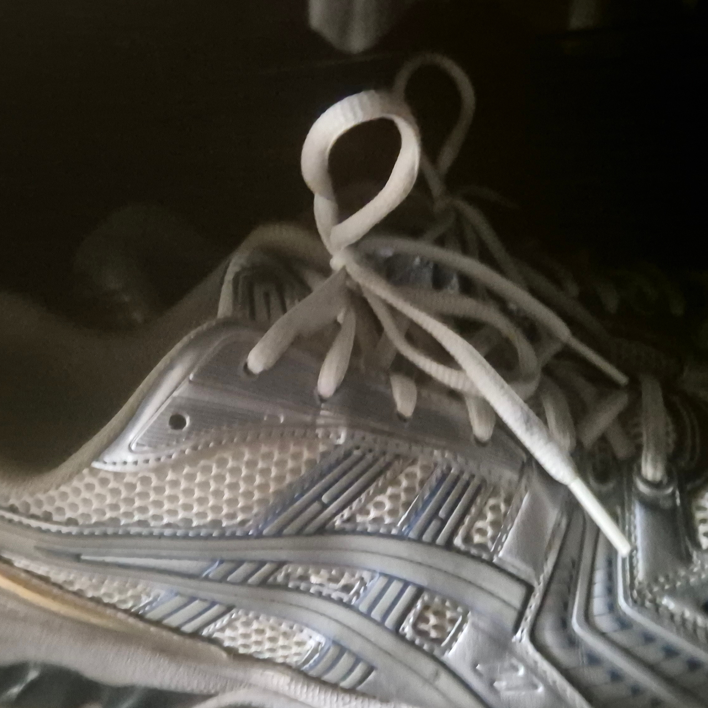 Asics Gel-Kayano 14 Cream Pure Silver 착용 스타일