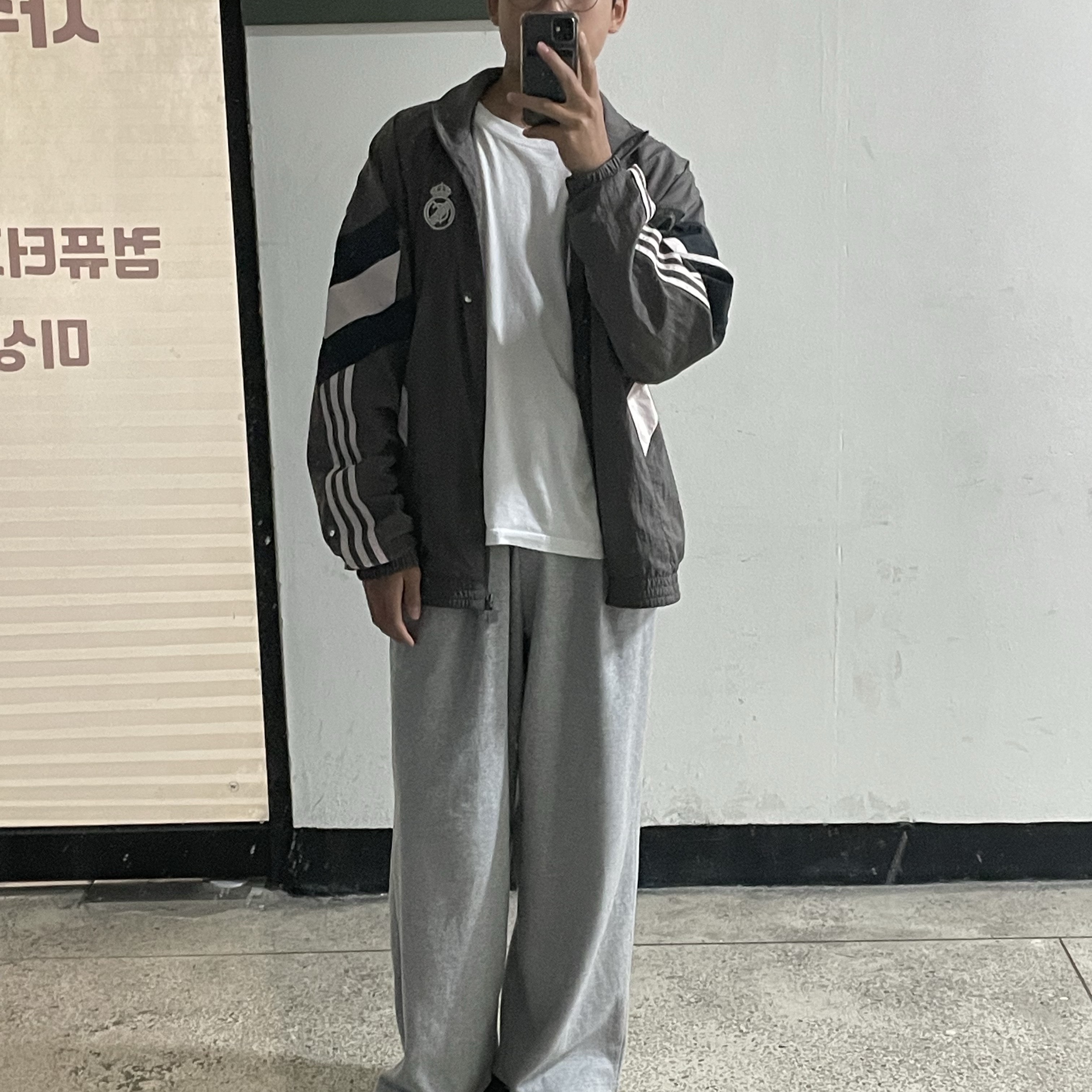 Adidas Real Madrid Originals Track Top Charcoal Grey - KR Sizing 착용 스타일