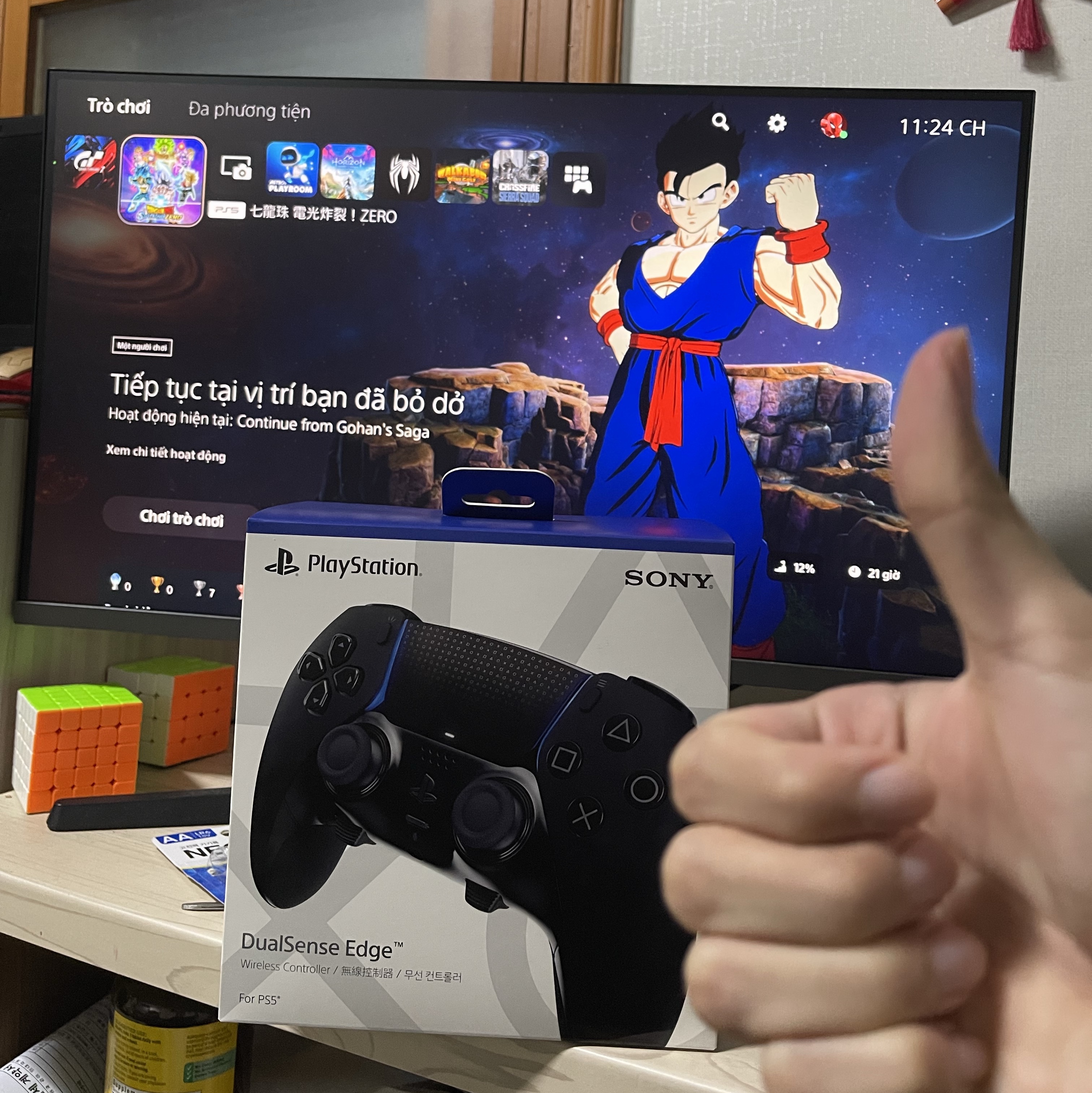 PlayStation 5 DualSense Edge Wireless Controller Midnight Black 착용 스타일