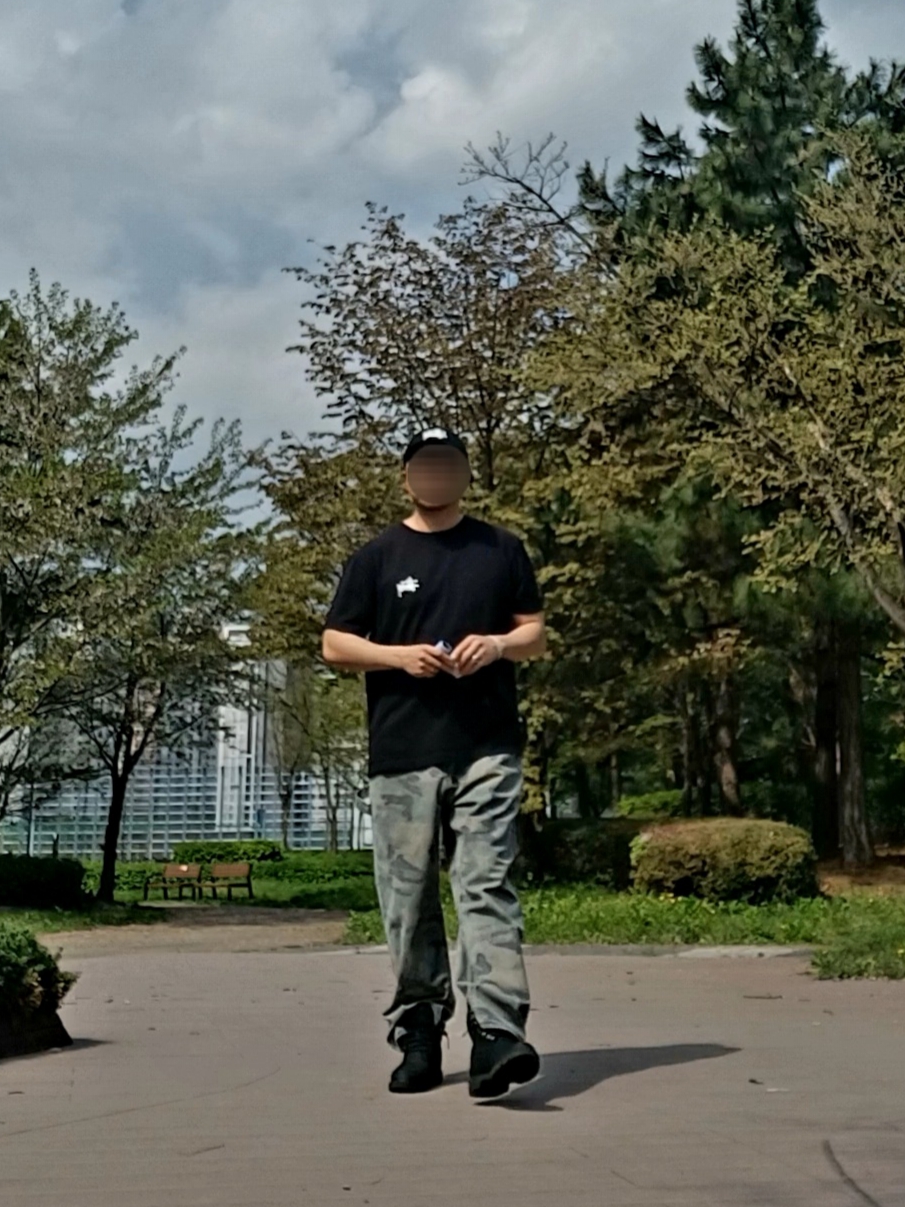 Stussy Basic Stussy T-Shirt Black 2024, 2025, Stussy Basic New Era 9Twenty Basic Strapback Black 착용 스타일 - 2