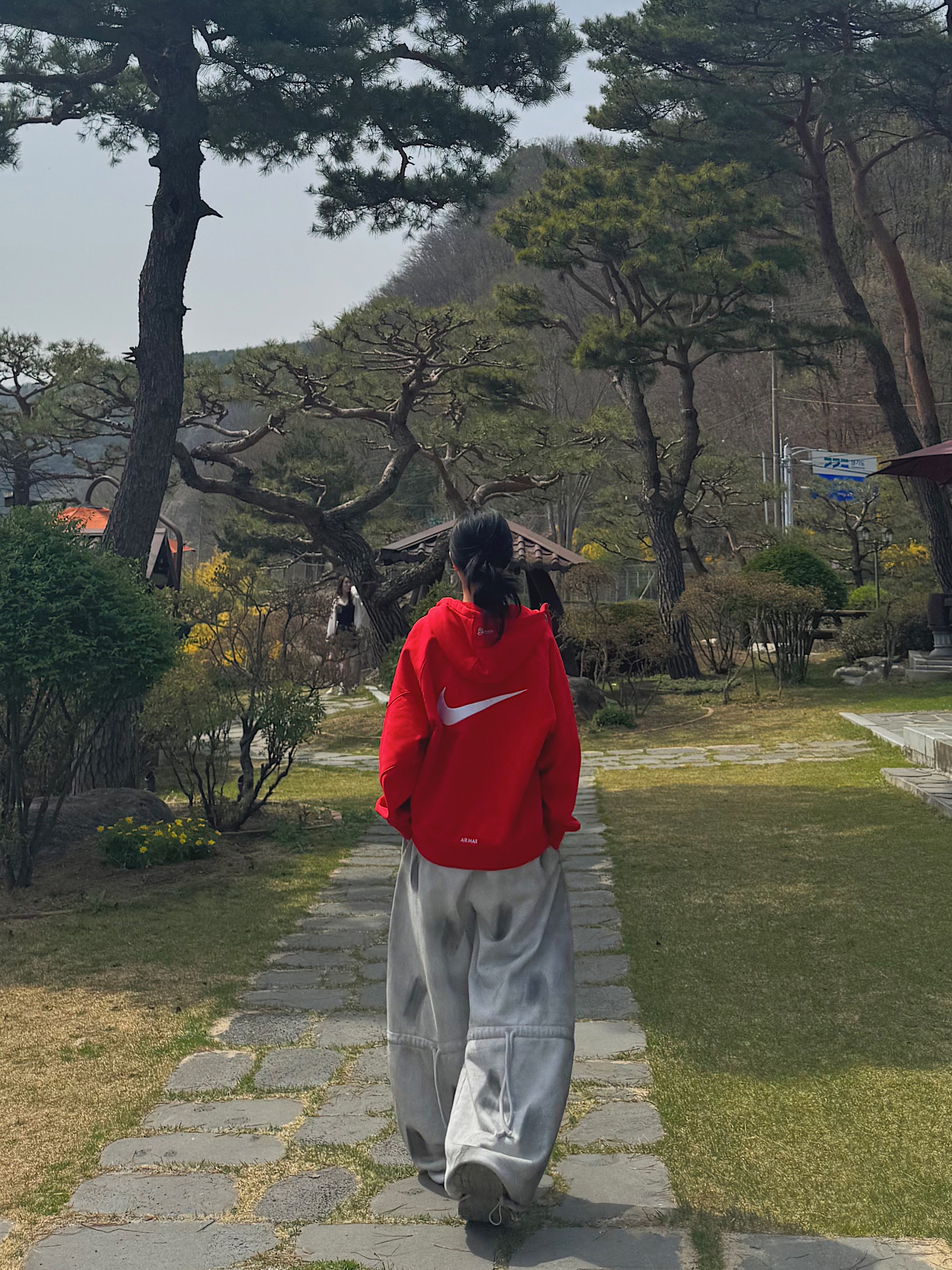 Supreme x Nike Zip Up Hooded Sweatshirt Red - 25SS, Balenciaga Swift Oval Sunglasses Black 착용 스타일 - 5