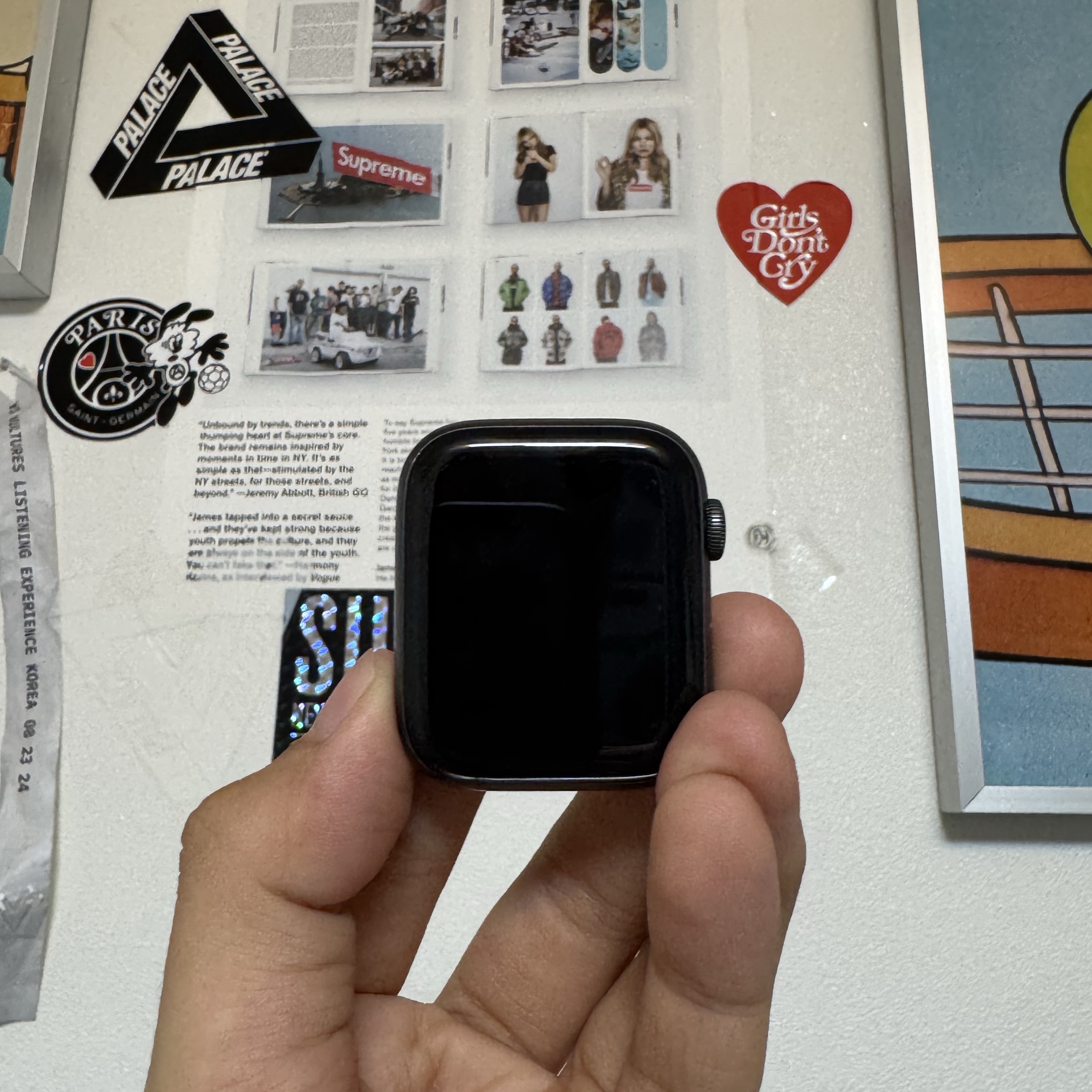 Apple Watch SE 2023 44mm GPS Midnight Aluminium Case with Sport Loop Midnight (Korean Ver.) 착용 스타일