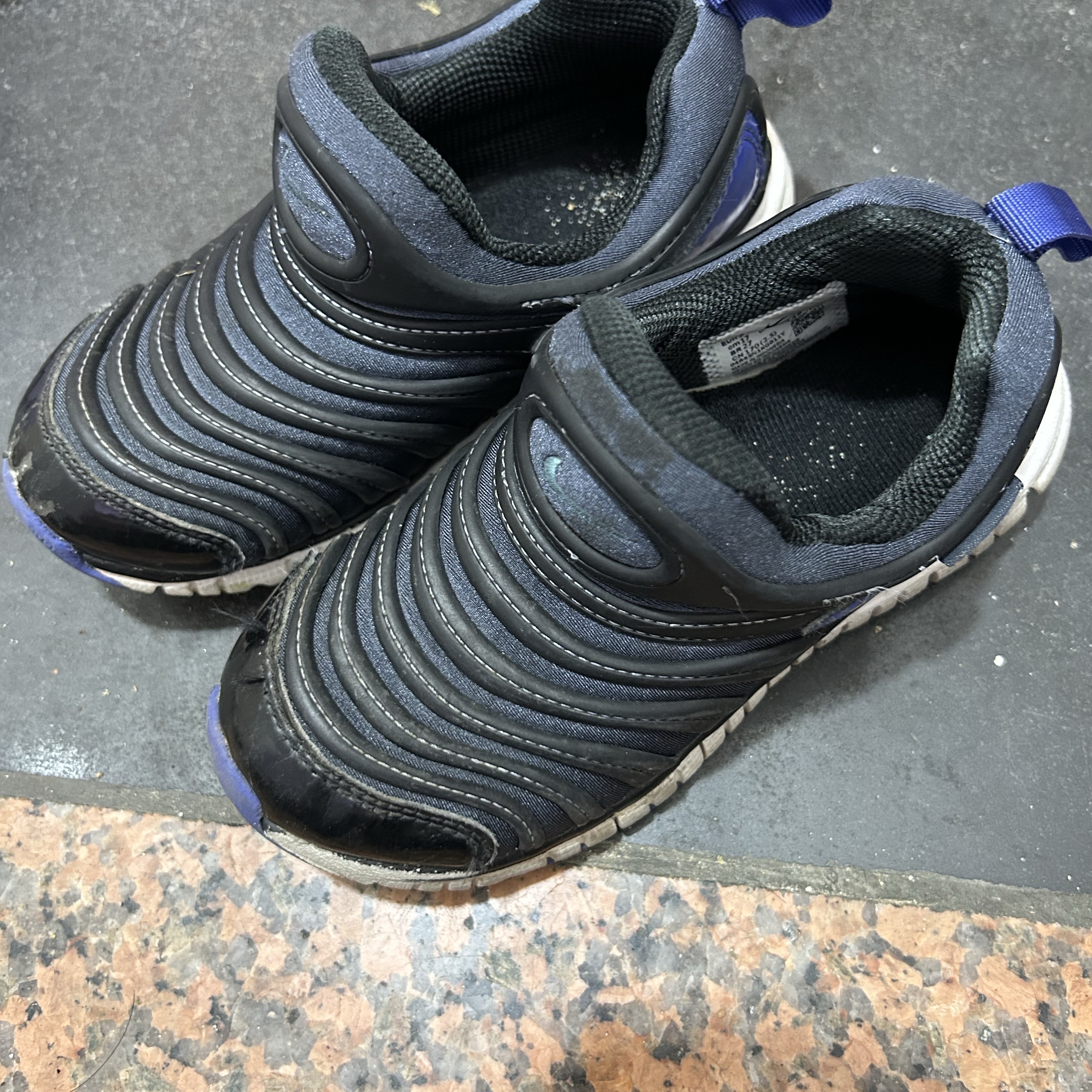 (PS) Nike Dynamo Free Thunder Blue Black 착용 스타일