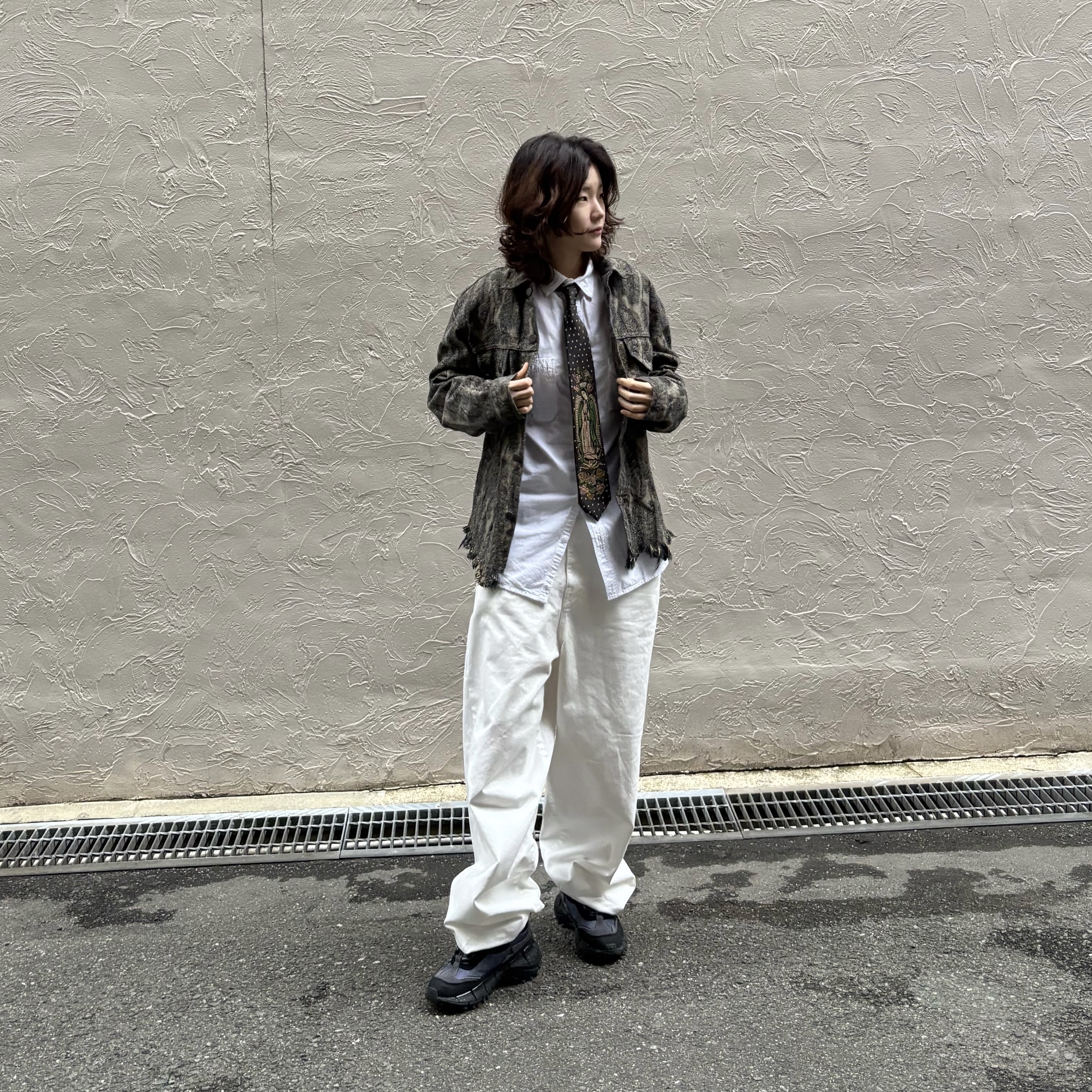 Kapital Silk Twill Maria Tie Black, Kapital 12 oz. Magpie Denim 3rd Jacket Black Beige 착용 스타일 - 1