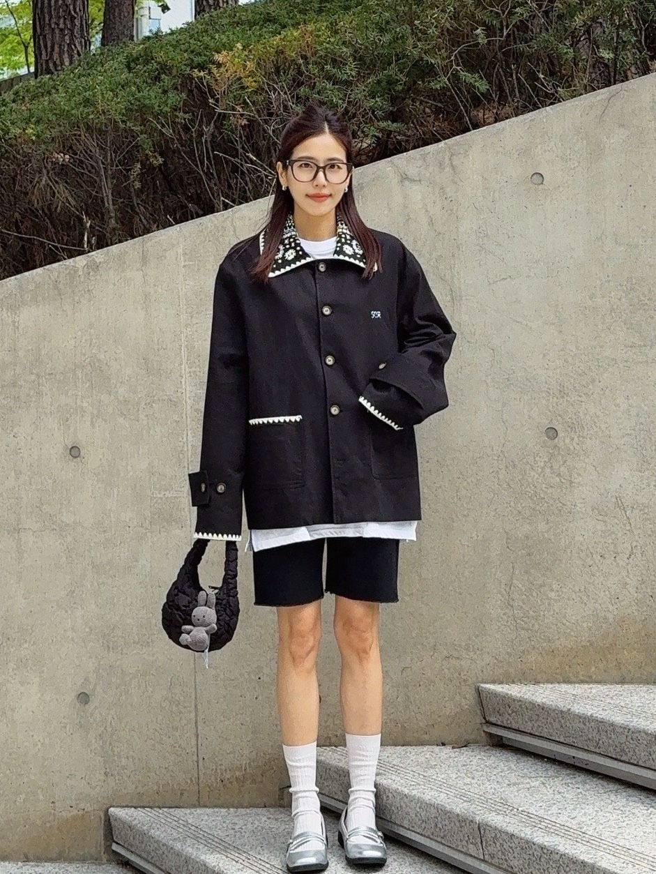 Fritur Embroidery Collar Jacket Black_F251JK05, COS Quilted Micro Bag Black 착용 스타일 - 2