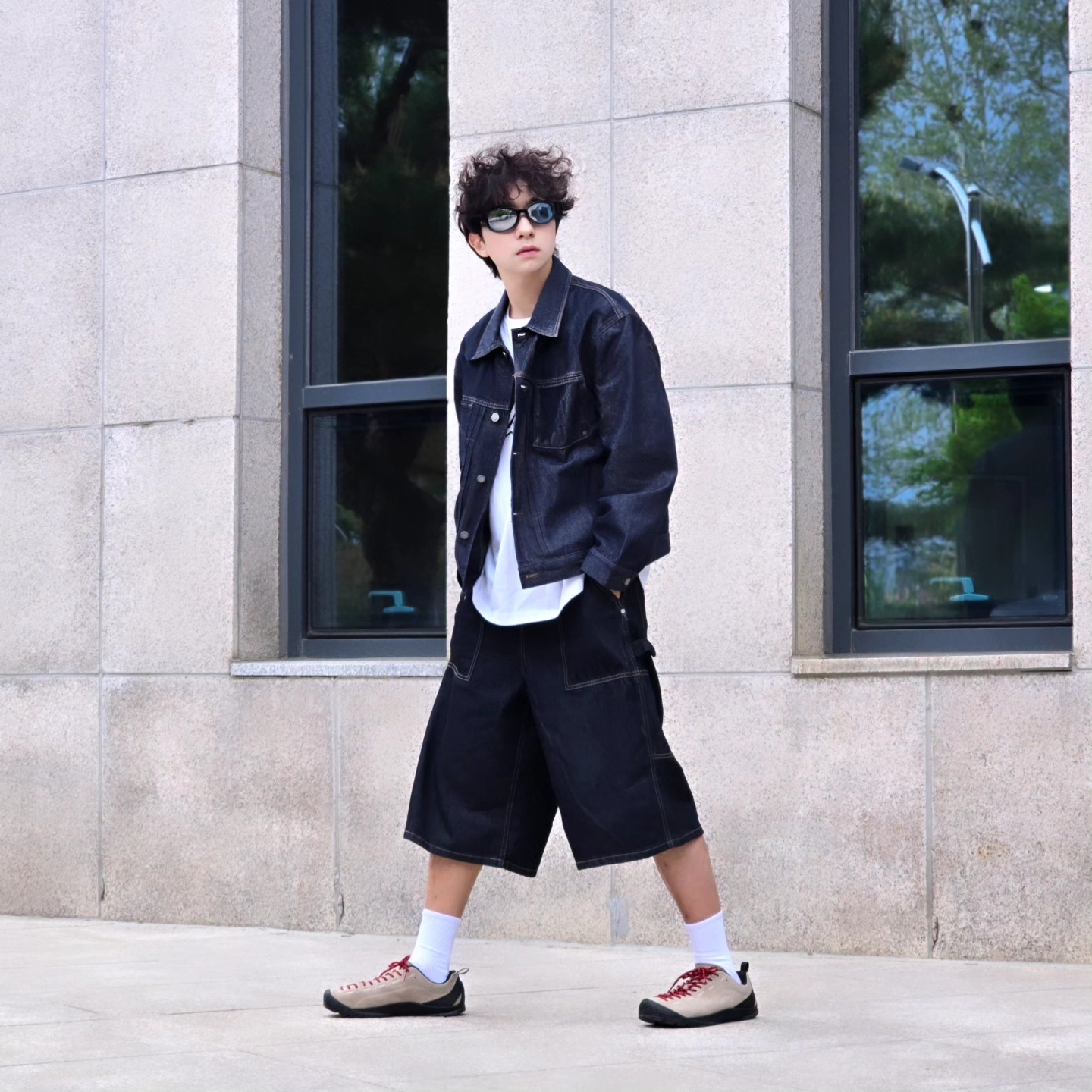 Keen Jasper Suede Sneakers Silver Mink 착용 스타일 - 4